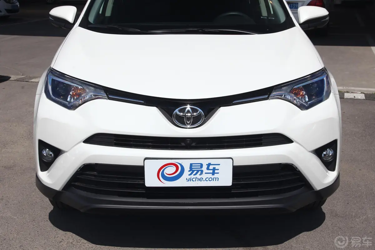 RAV4荣放2.0L CVT 两驱 舒适版 国V外观