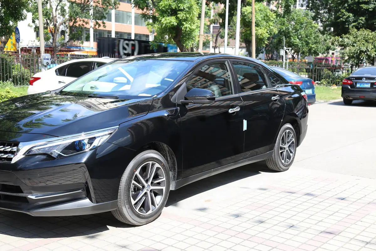 启辰D601.6L CVT 智联豪华版外观