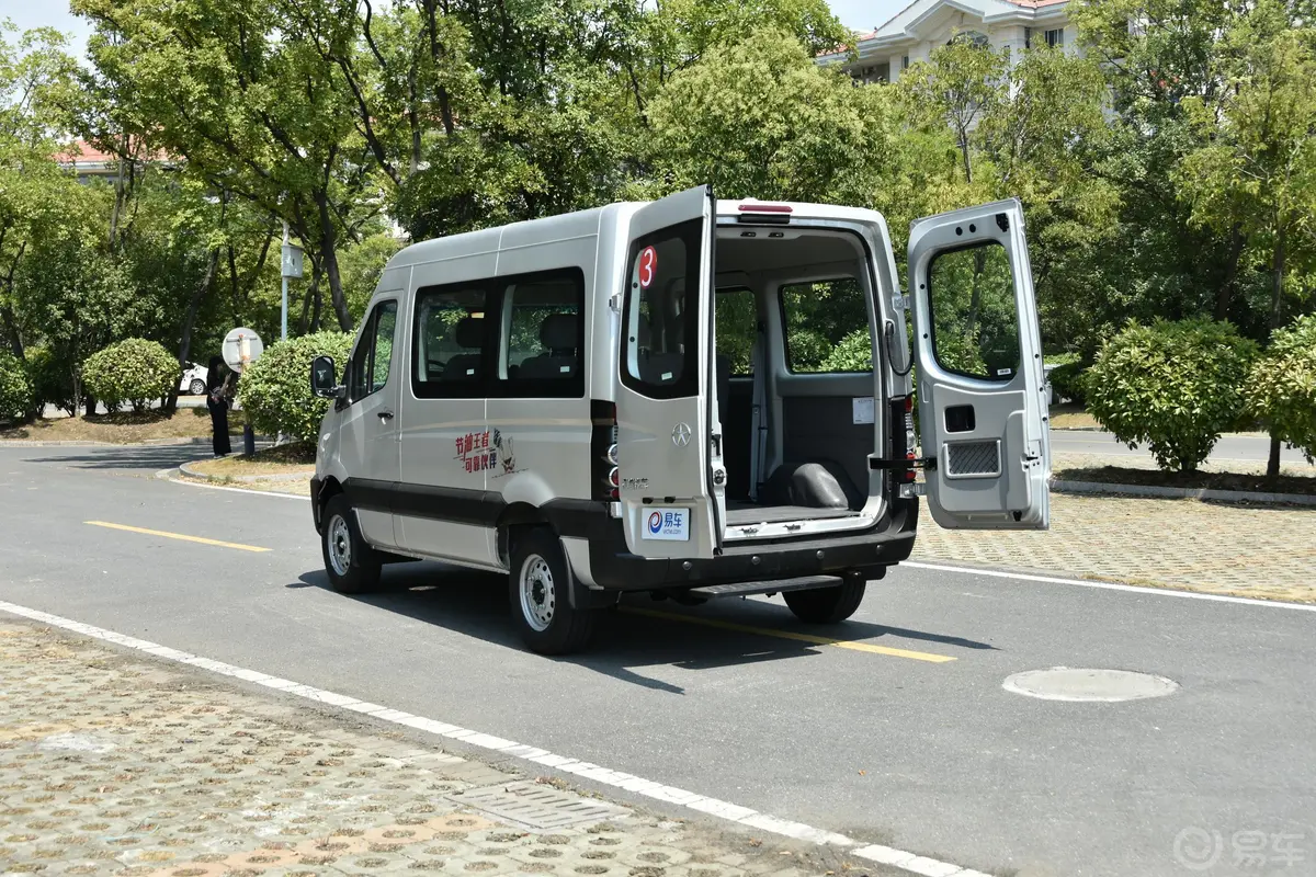 星锐节油王 1.9T 手动 5-9座 柴油 国V空间