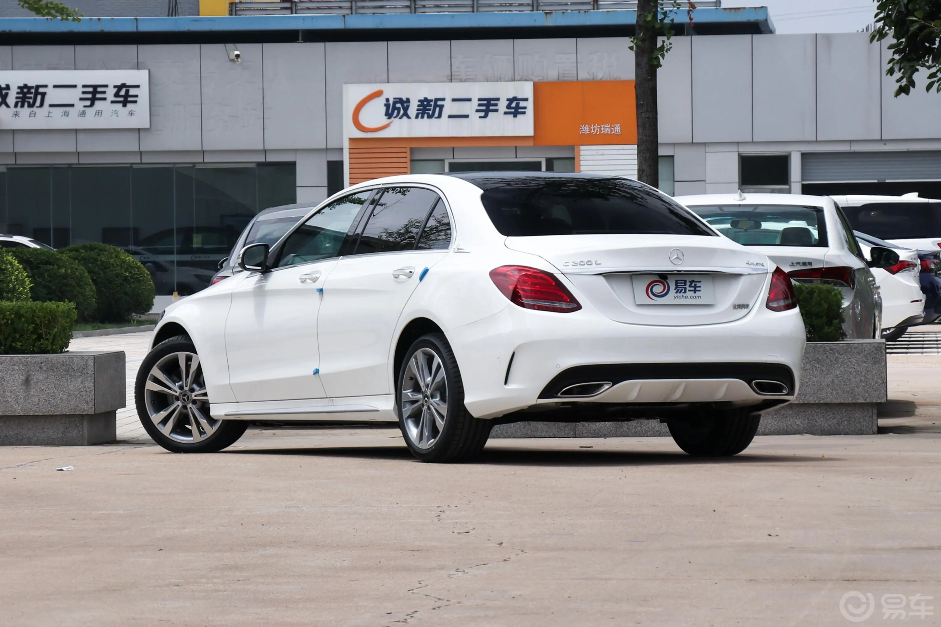 奔驰C级C 200 L 4MATIC 运动轿车侧后45度车头向左水平