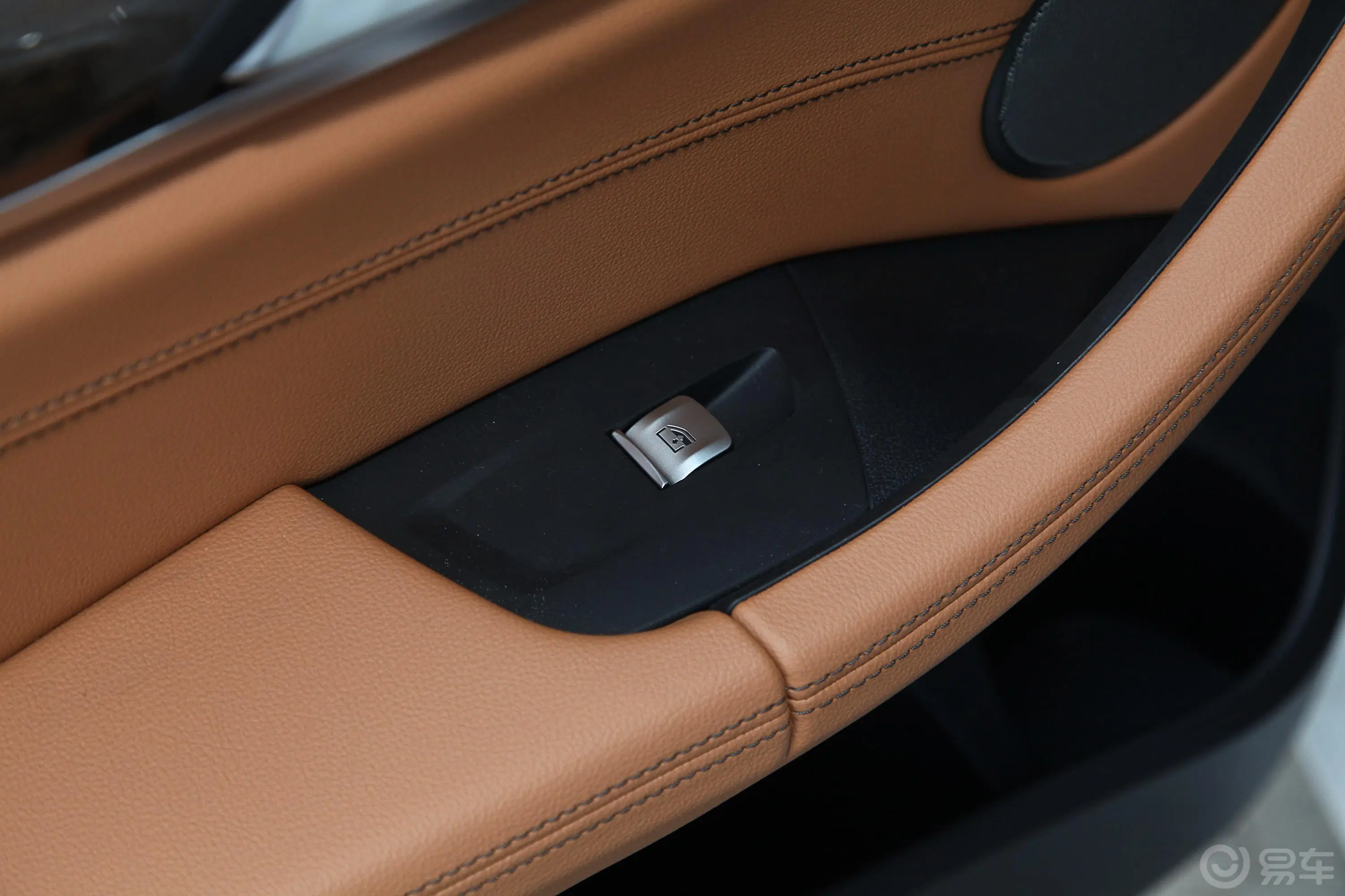 宝马X3xDrive 30i 领先版 M运动套装 国V空间