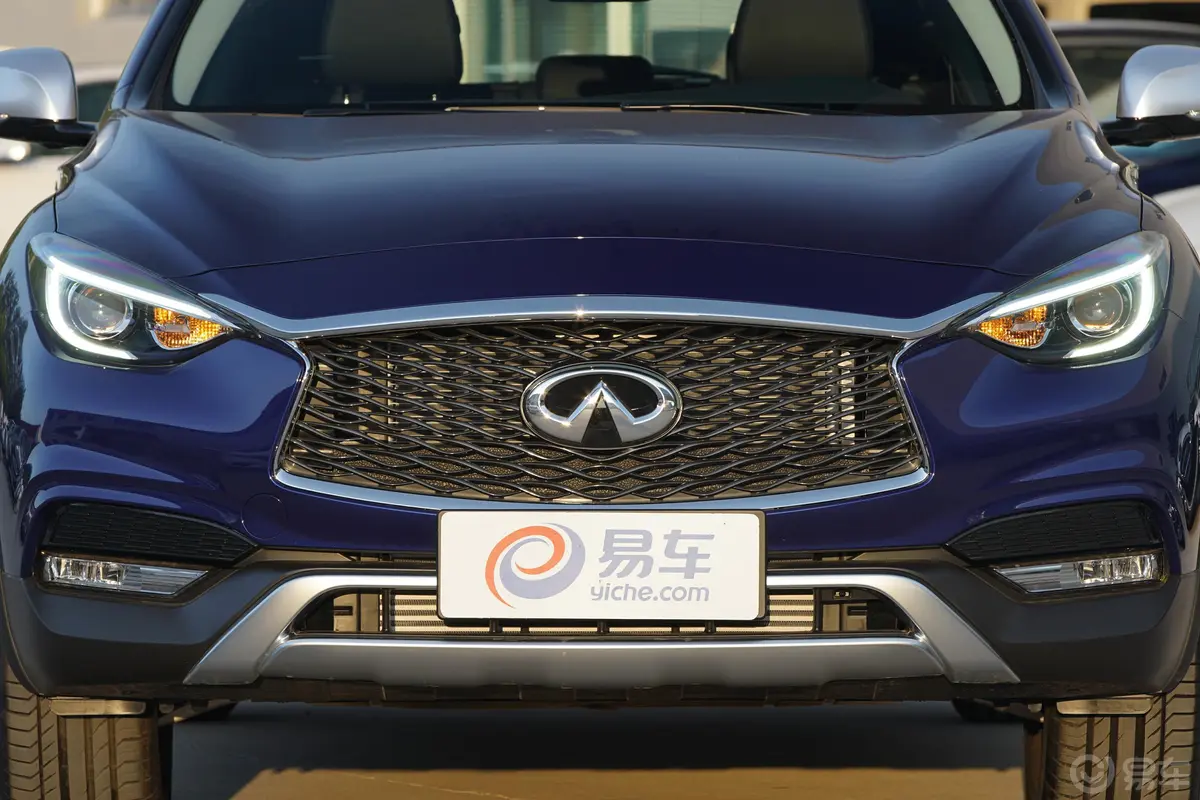 英菲尼迪QX301.6T 双离合 两驱 运动版外观