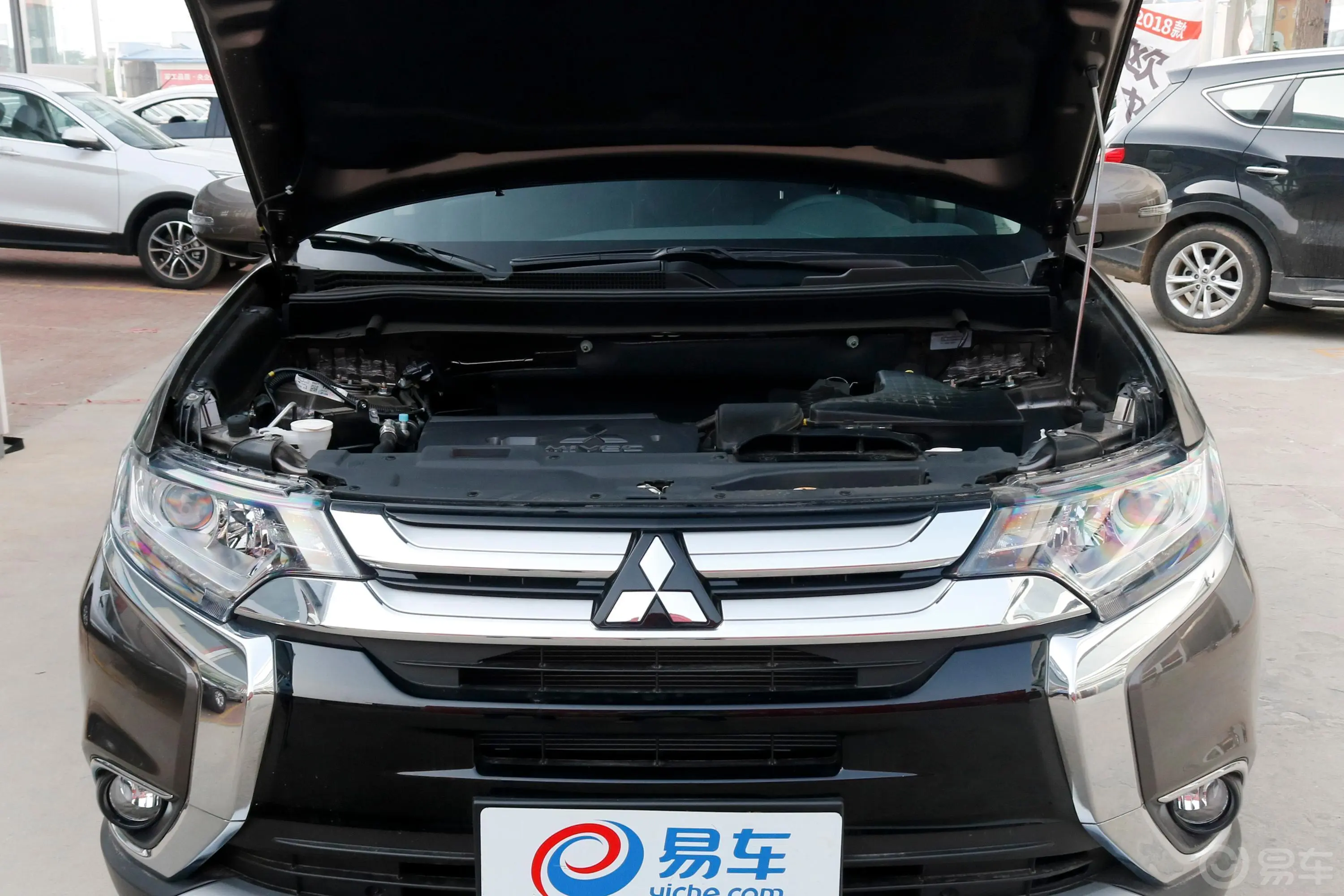 欧蓝德2.0L CVT 两驱 嘉乐版 7座外观