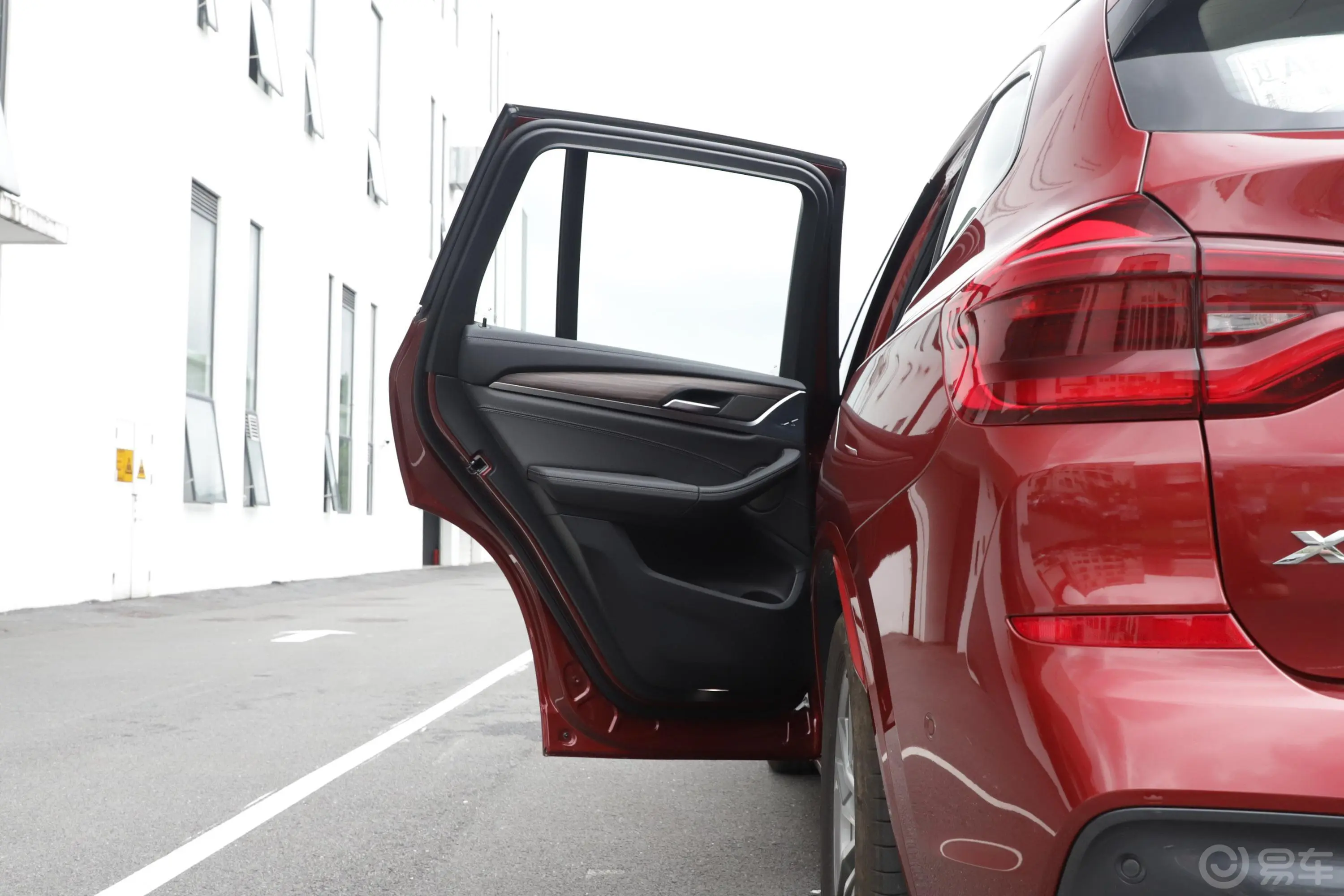 宝马X3xDrive 30i 领先版 M运动套装 国V驾驶员侧后车门