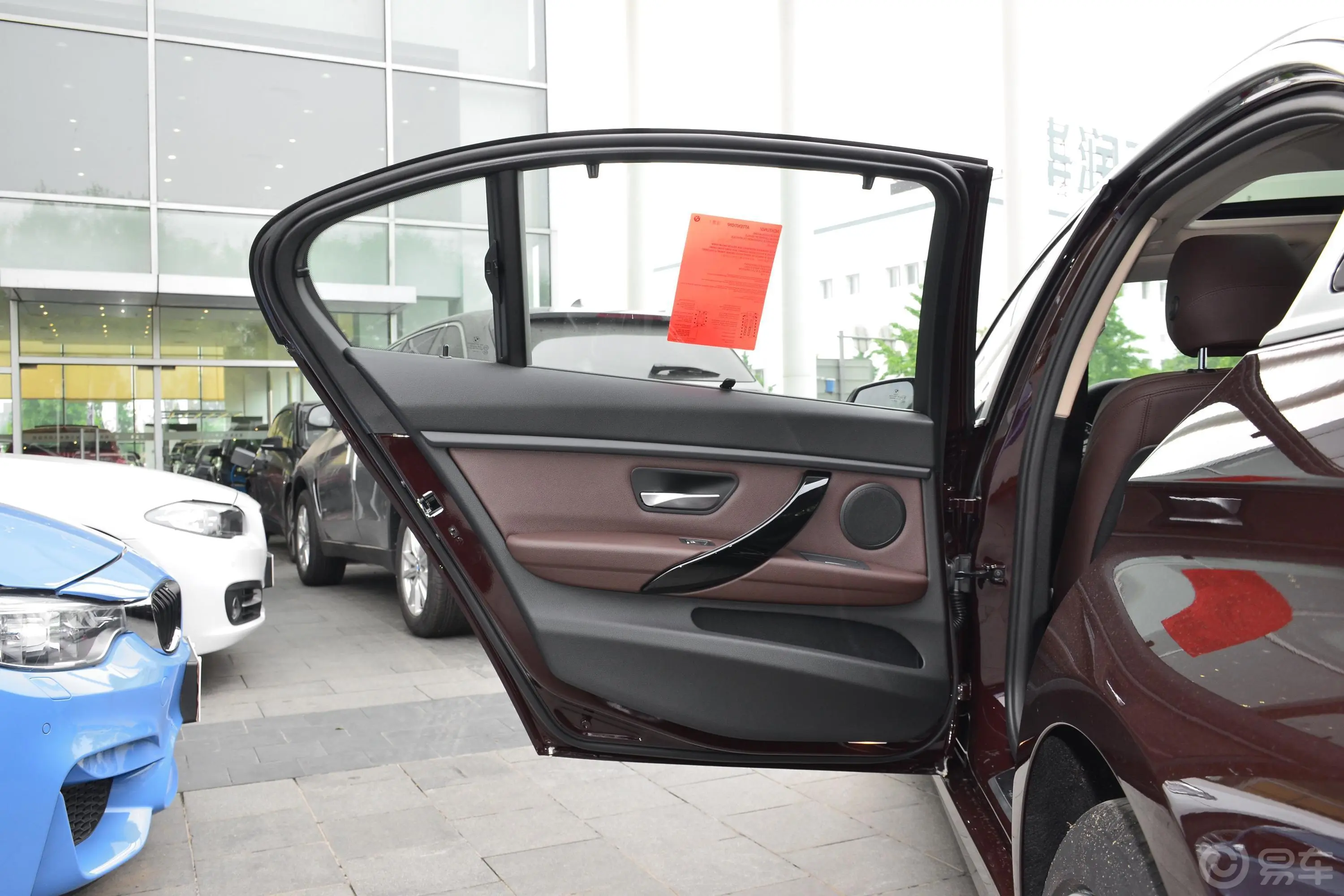 宝马3系320Li xDrive 时尚版驾驶员侧后车门