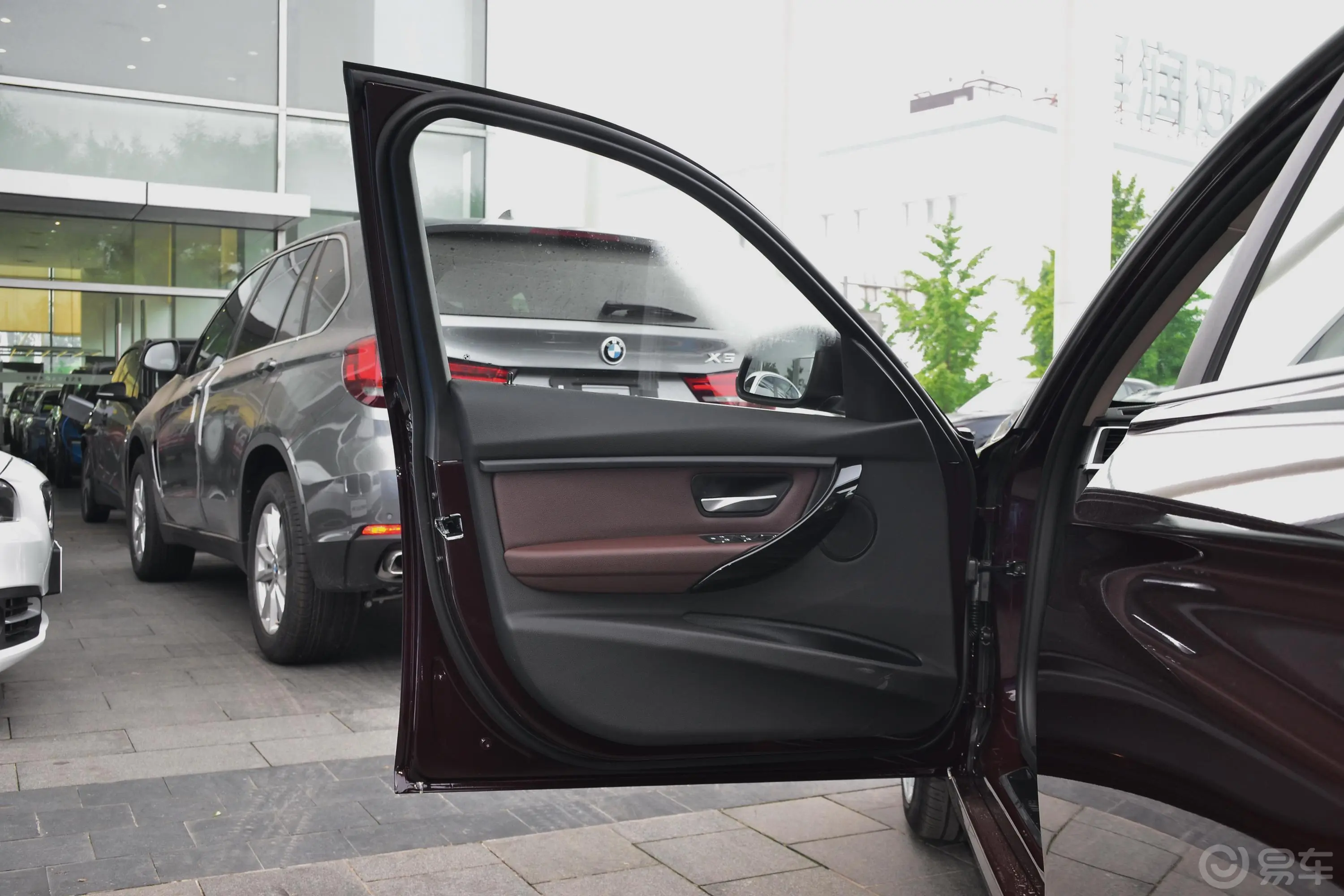 宝马3系320Li xDrive 时尚版驾驶员侧前车门