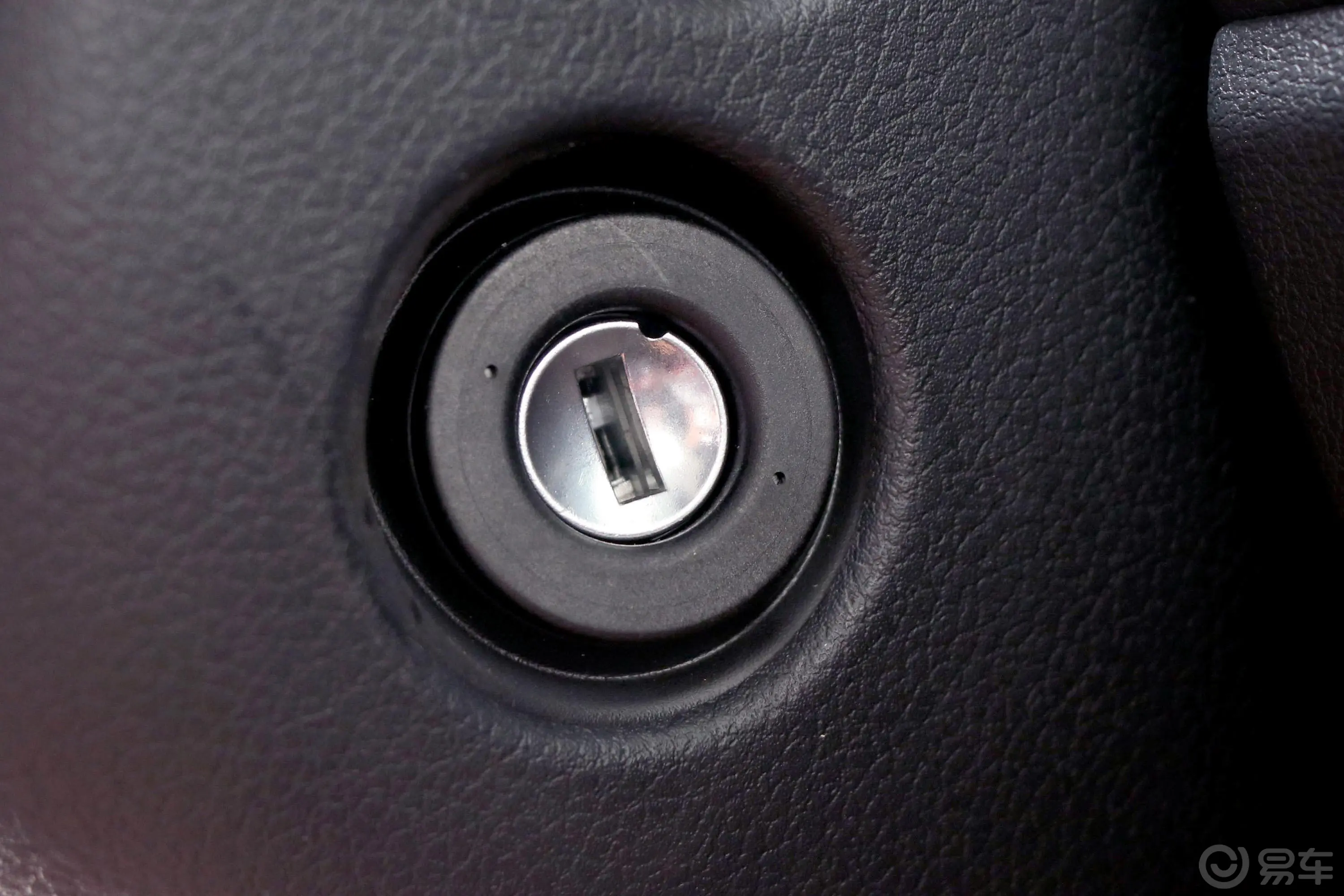 Polo1.5L 手动 安驾版钥匙孔或一键启动按键