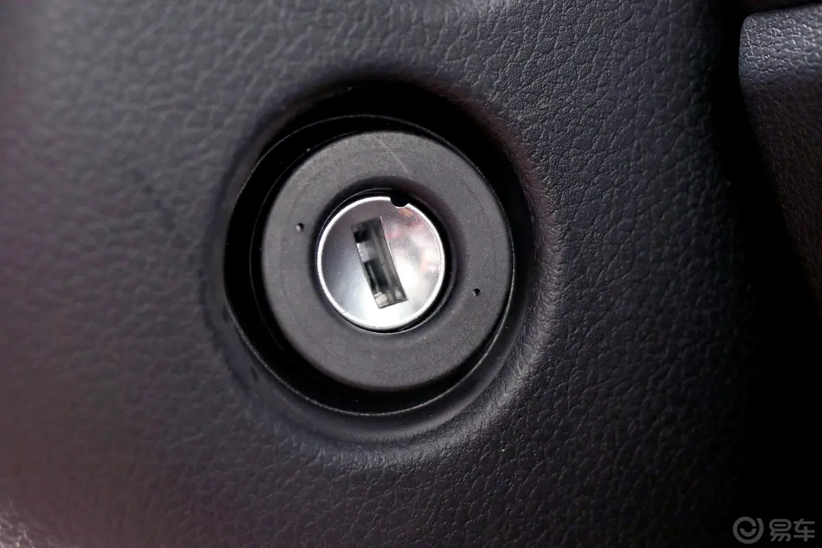 Polo1.5L 手动 安驾版钥匙孔或一键启动按键