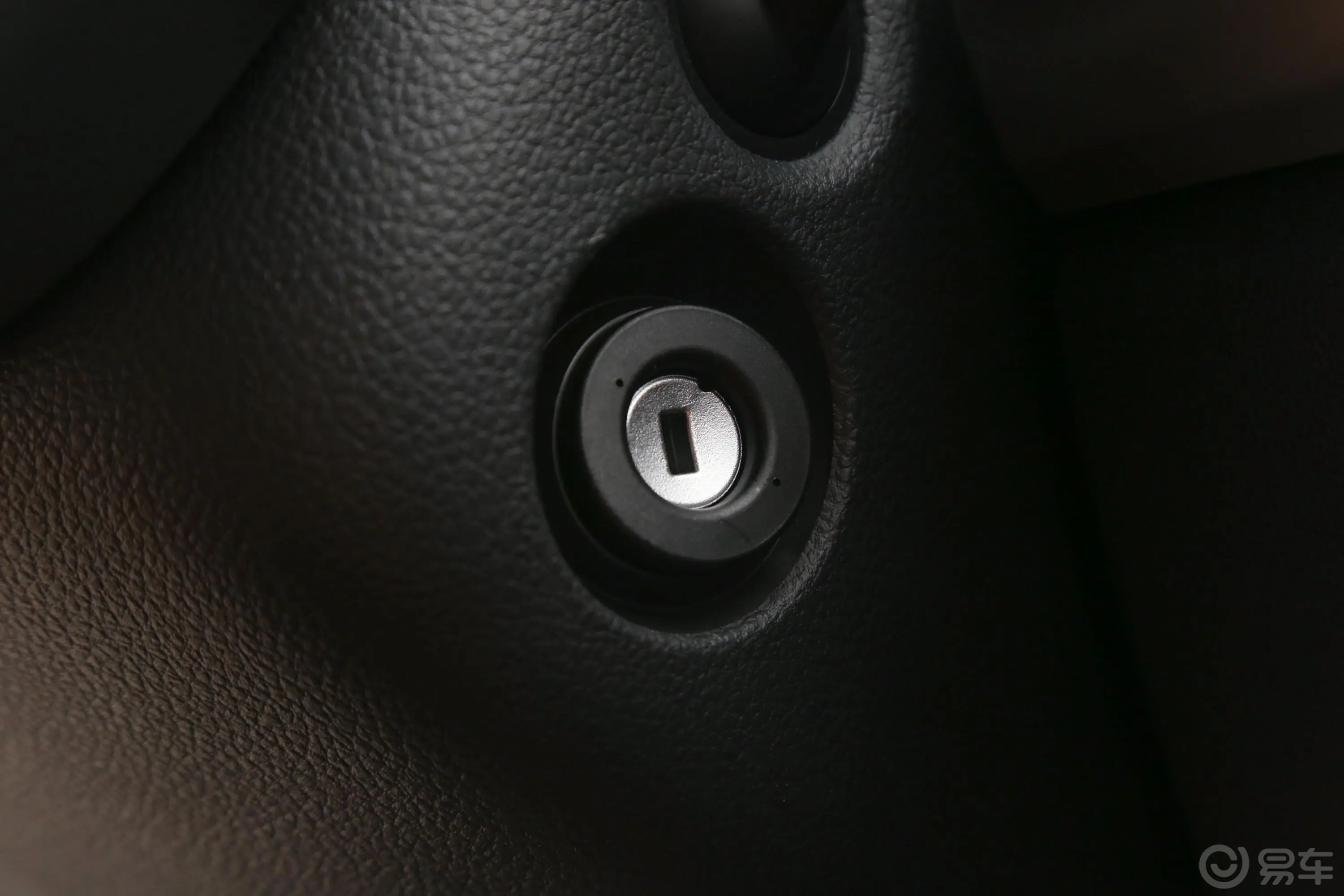 朗逸1.5L 手动 舒适版 国V钥匙孔或一键启动按键
