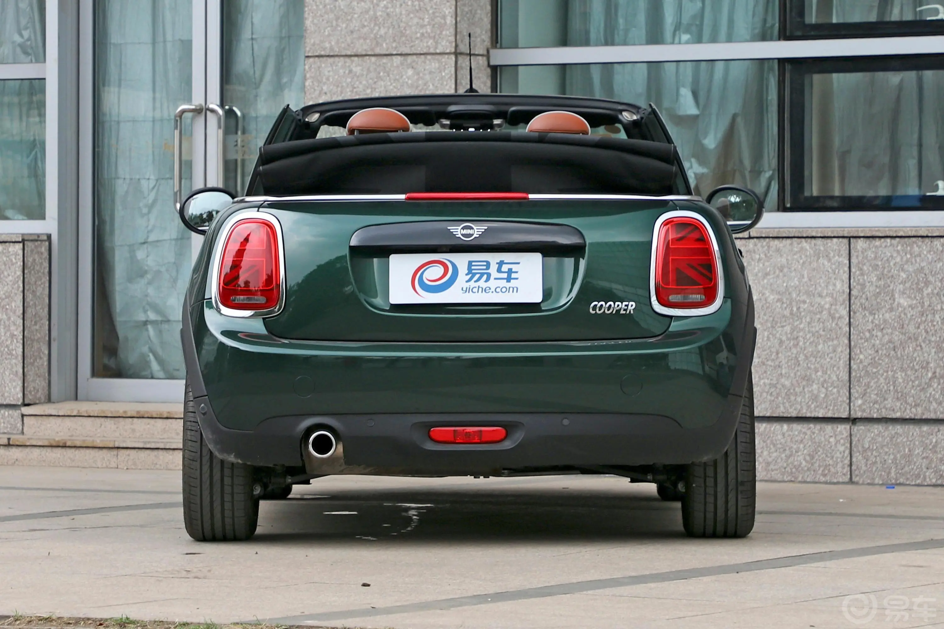 MINI CABRIO1.5T COOPER CABRIO 艺术家正后水平