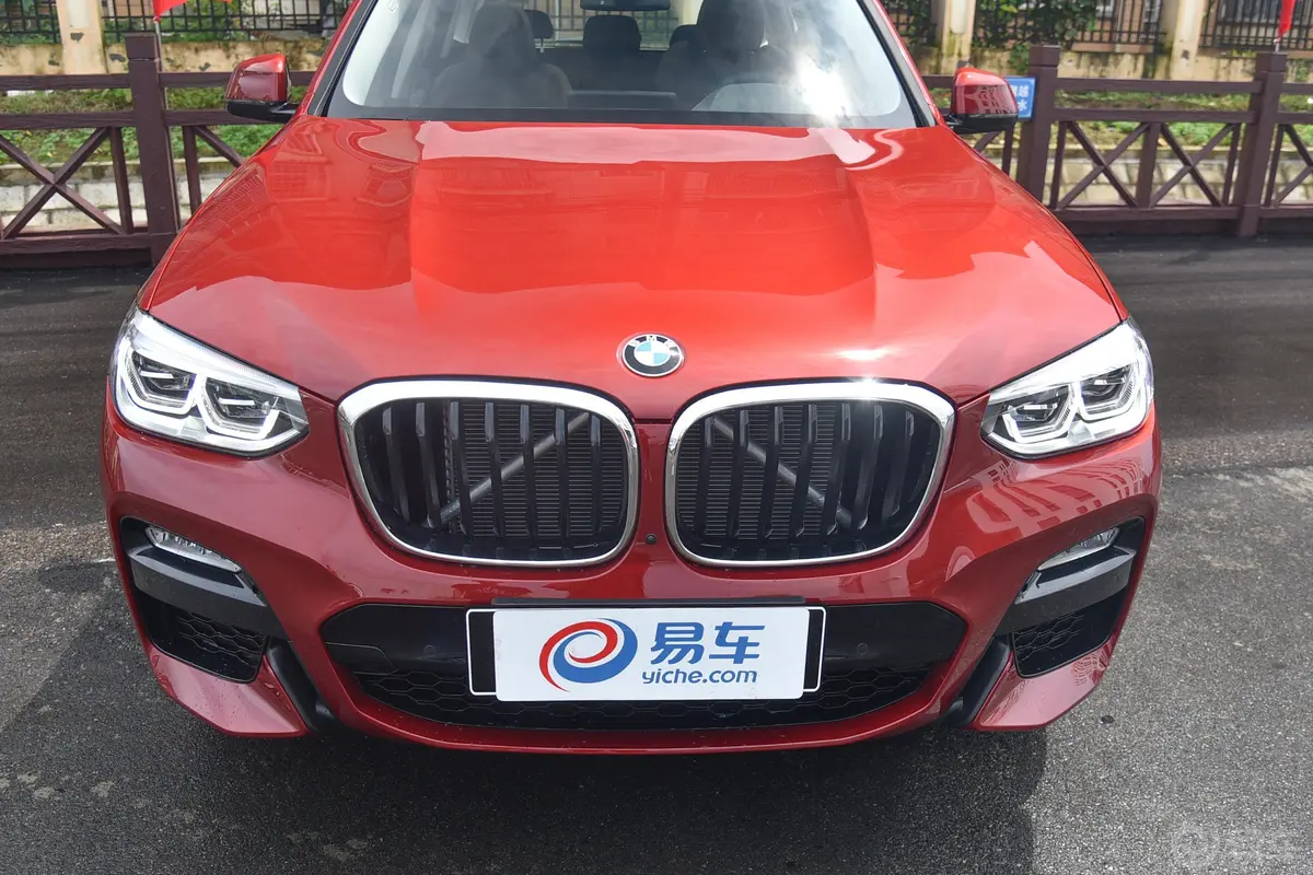 宝马X3xDrive 30i 领先版 M运动套装 国V外观