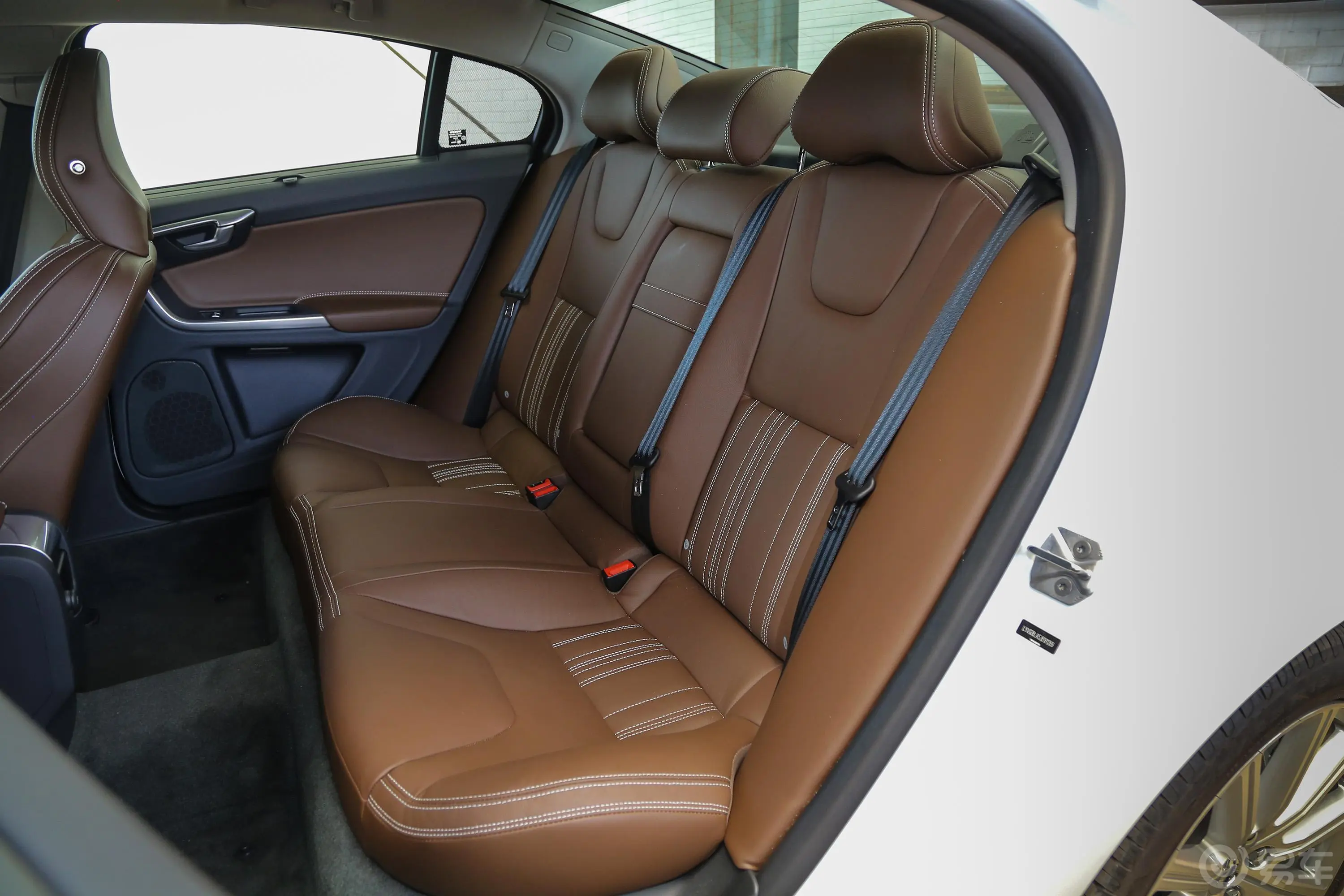 沃尔沃S60新能源S60L T6 进取版后排座椅