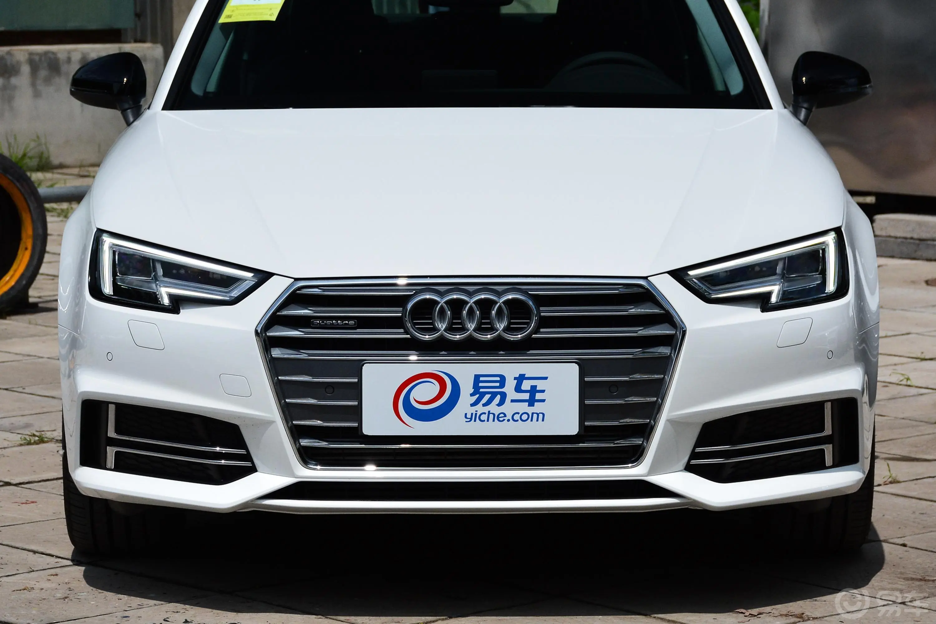 奥迪A4L30周年版 45 TFSI quattro个性运动版外观