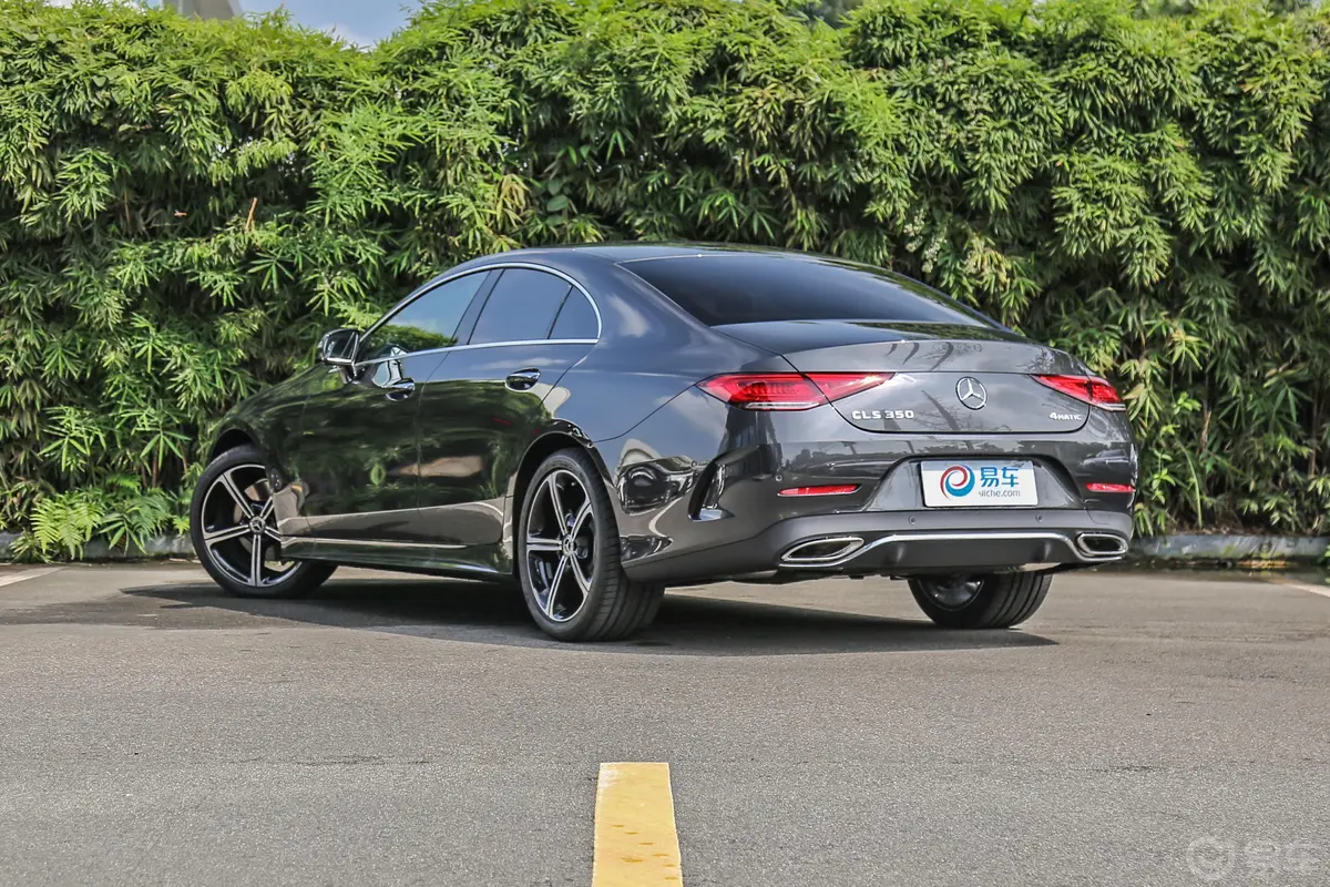 奔驰CLS级CLS 350 4MATIC 先型特别版侧后45度车头向左水平