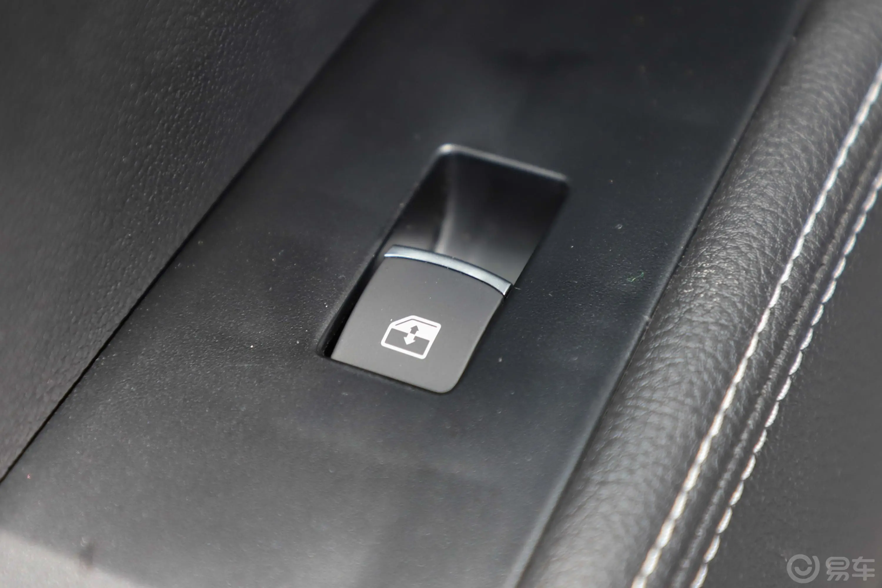 大迈X5经典版 1.6L 手动 精英版后车窗调节