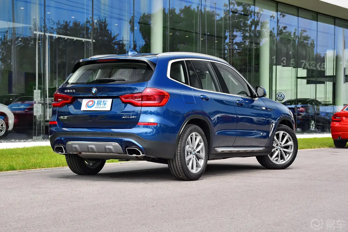 宝马X3xDrive 25i 豪华套装 国V外观