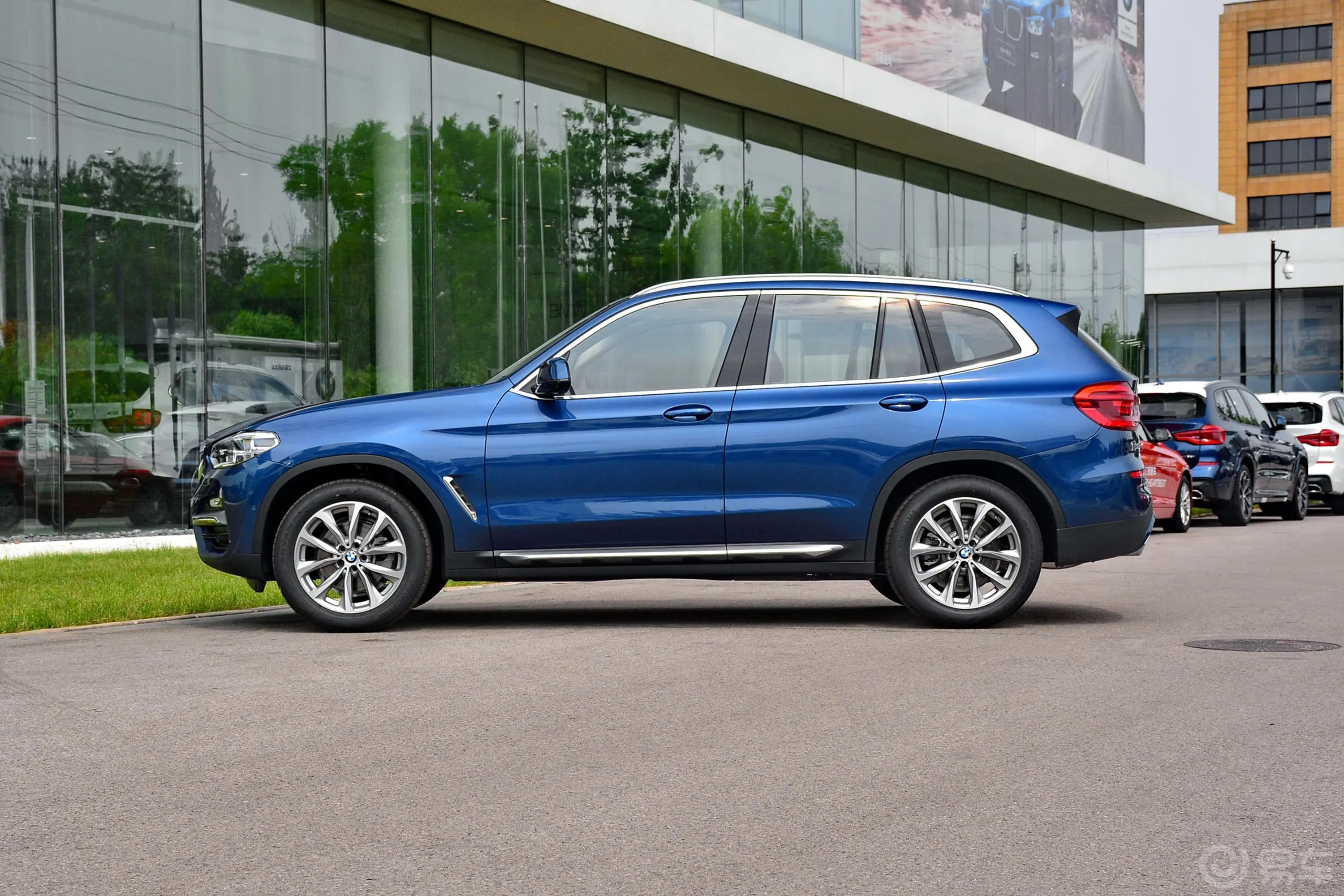 宝马X3xDrive 25i 豪华套装 国V外观