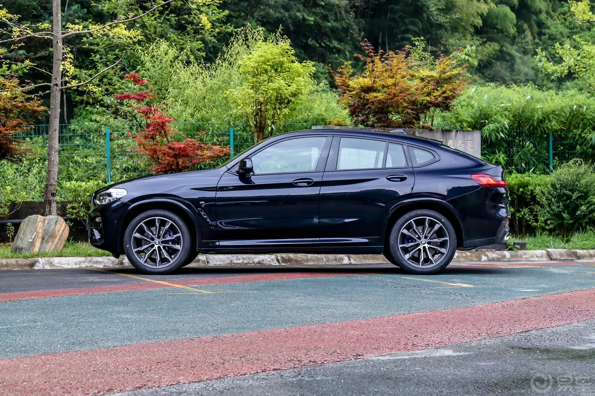 宝马X4xDrive30i M运动套装外观