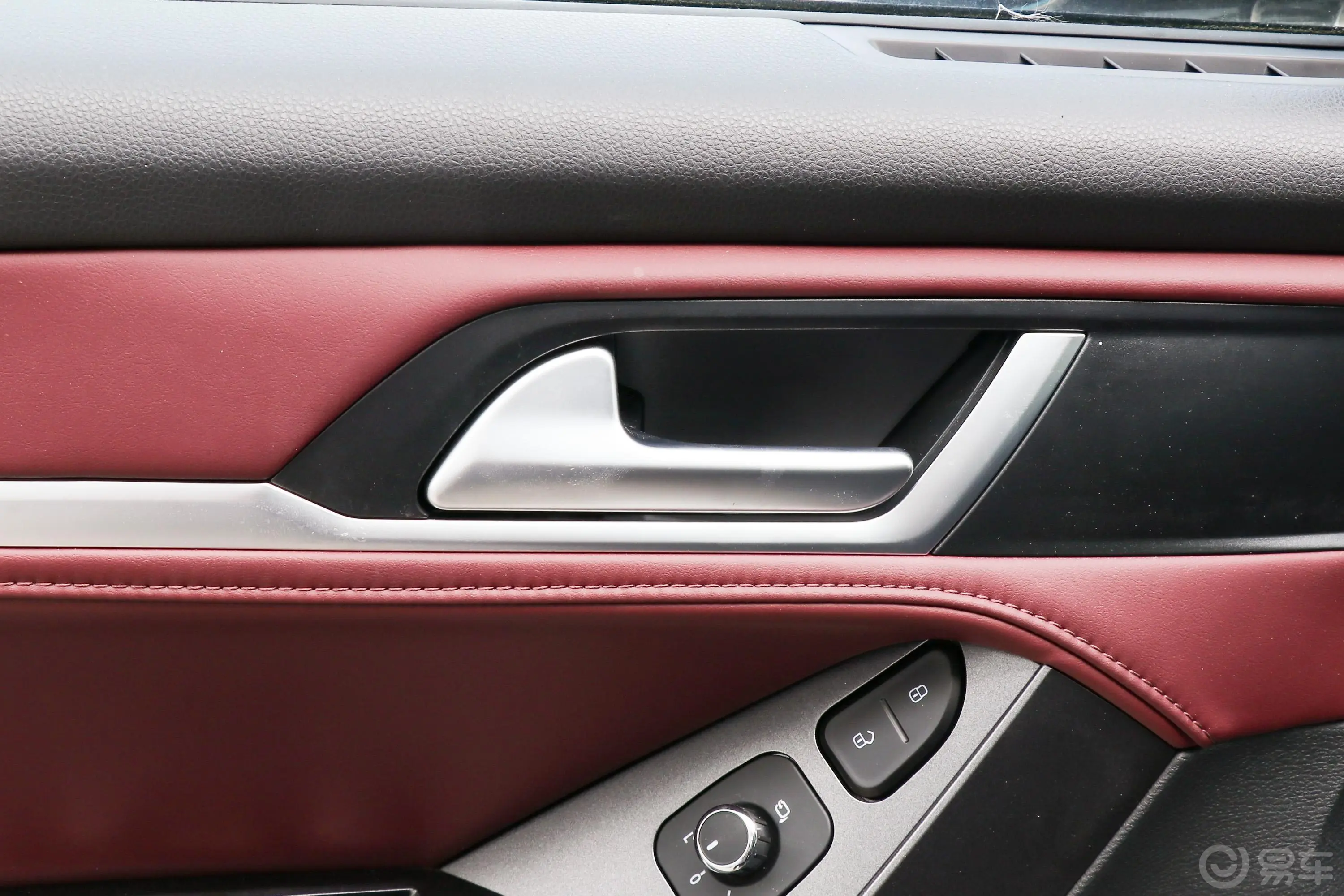 哈弗H6 Coupe红标 1.5GDIT 双离合 两驱 豪华版内饰