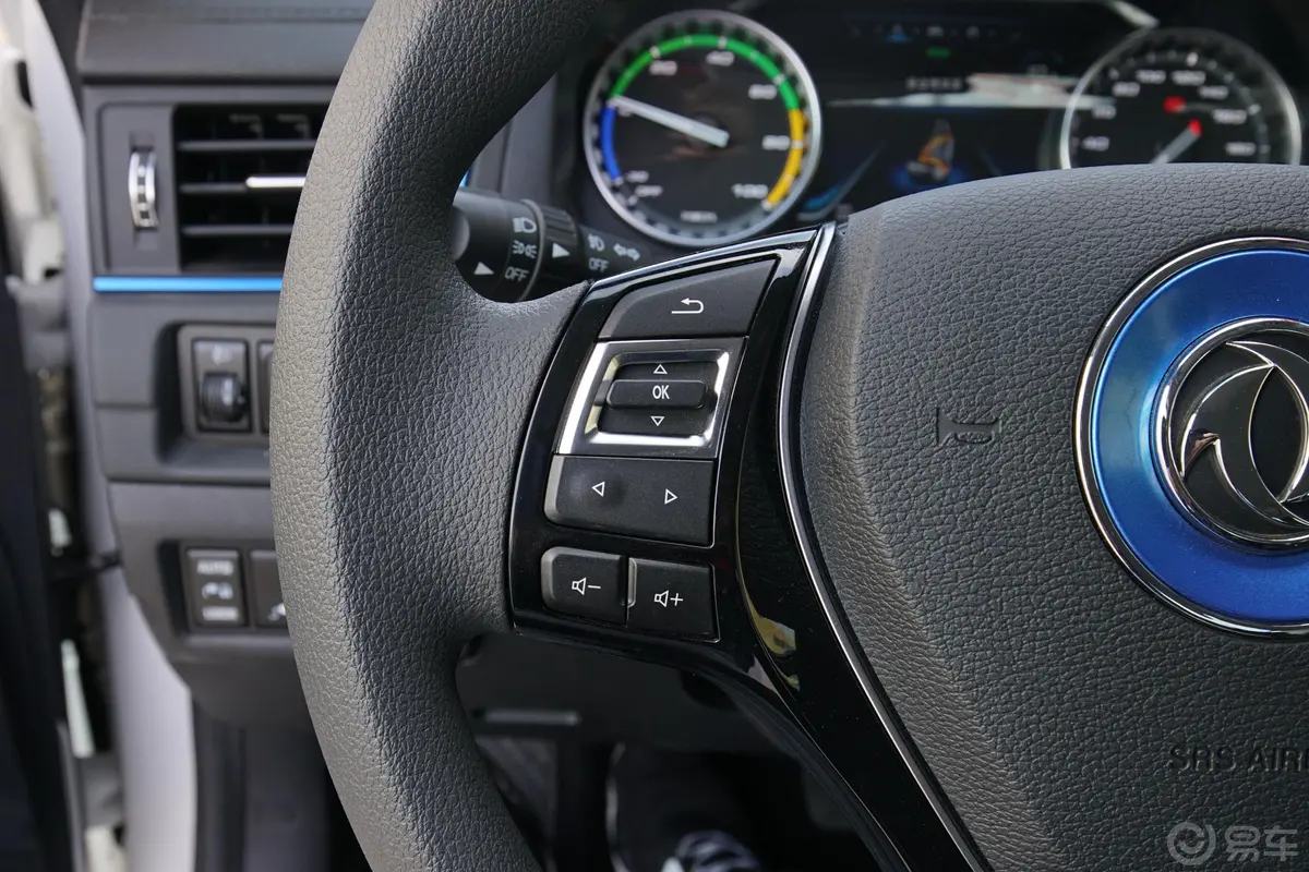 风行S50 EV豪华版左侧方向盘功能按键