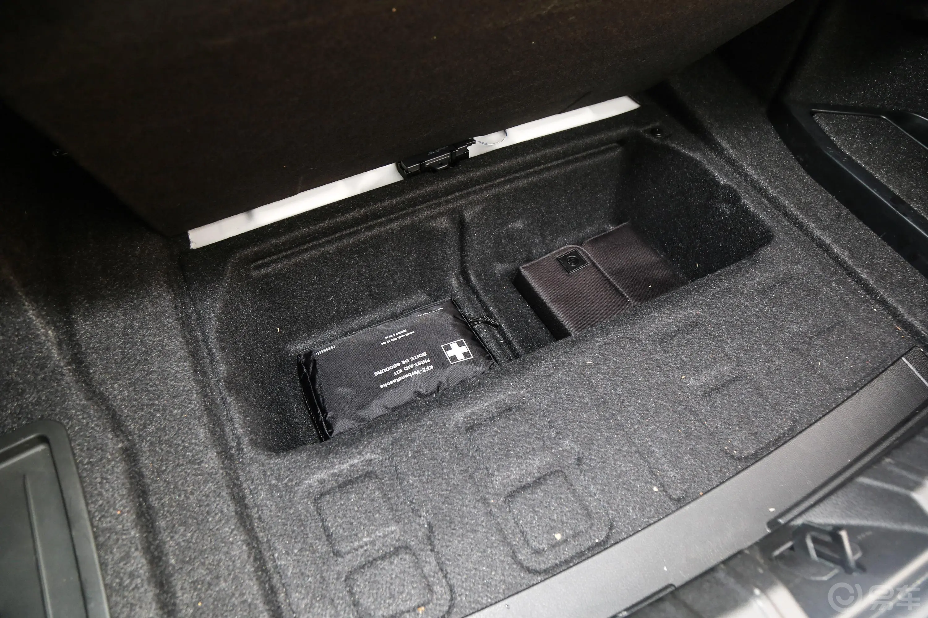宝马4系双门轿跑 440i xDrive M运动套装空间
