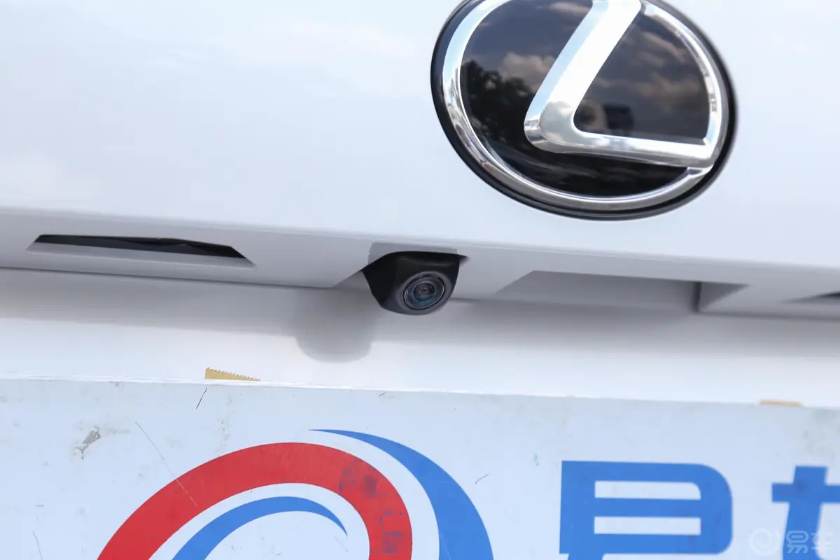 雷克萨斯NX200 锋行版 国V外观