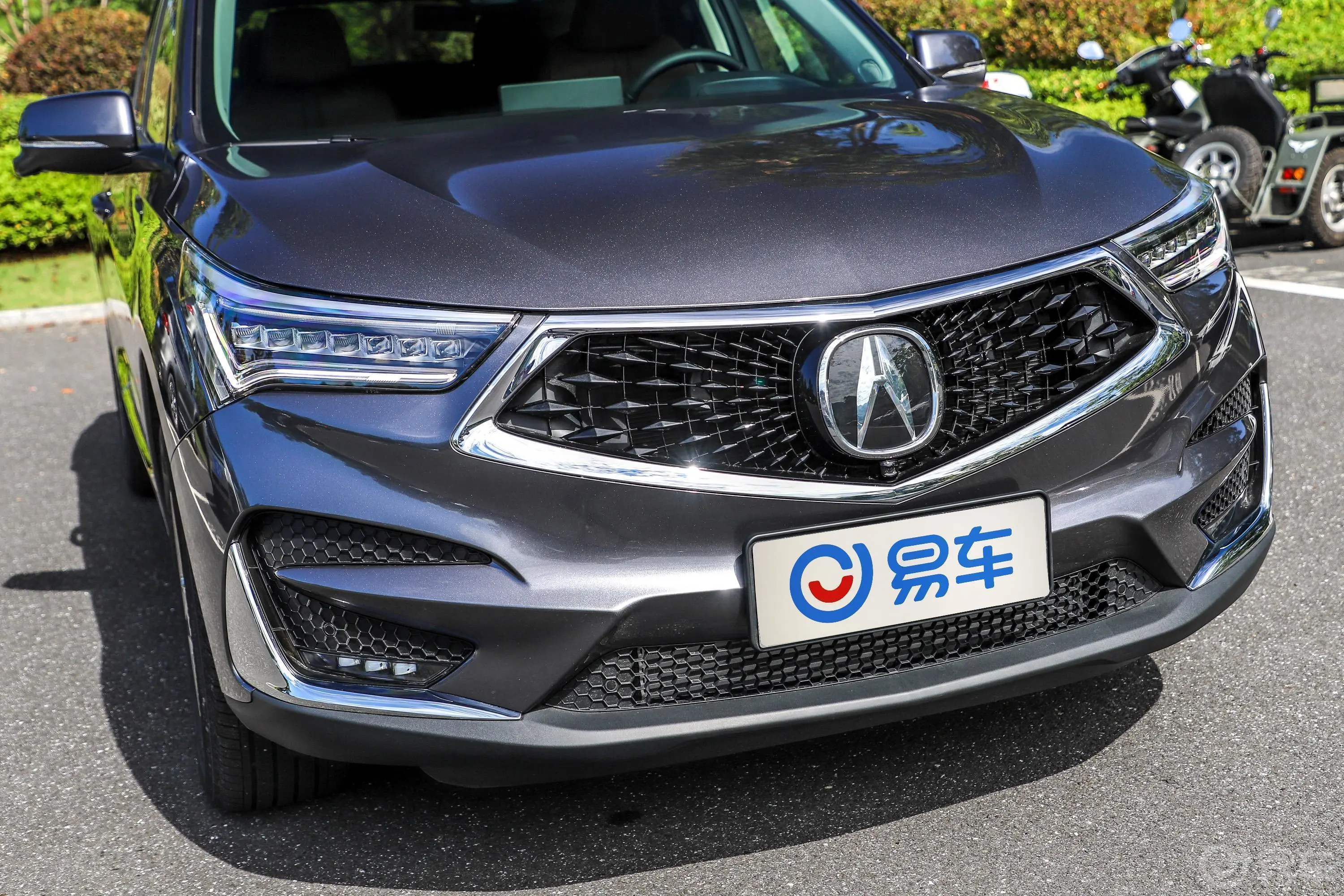 讴歌RDX2.0T 手自一体 四驱 钻享版 国V前格栅侧俯拍