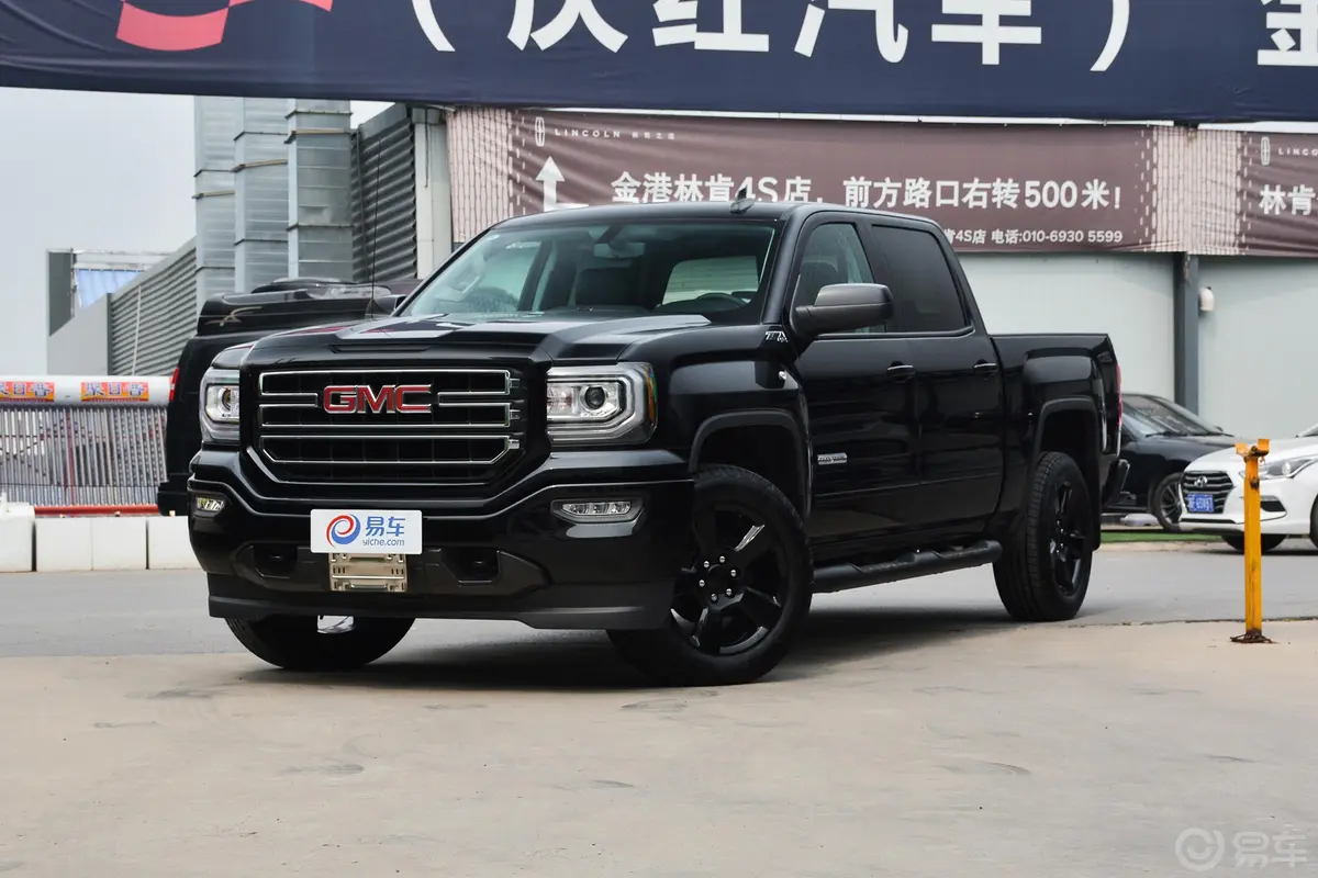 GMC Sierra5.3L 手自一体 SIERRA 豪华版侧前45度车头向左水平