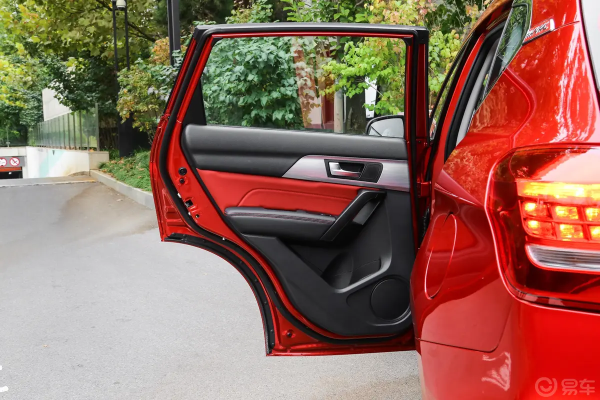 哈弗H2红标 创享版 1.5T 双离合 智尚版驾驶员侧后车门