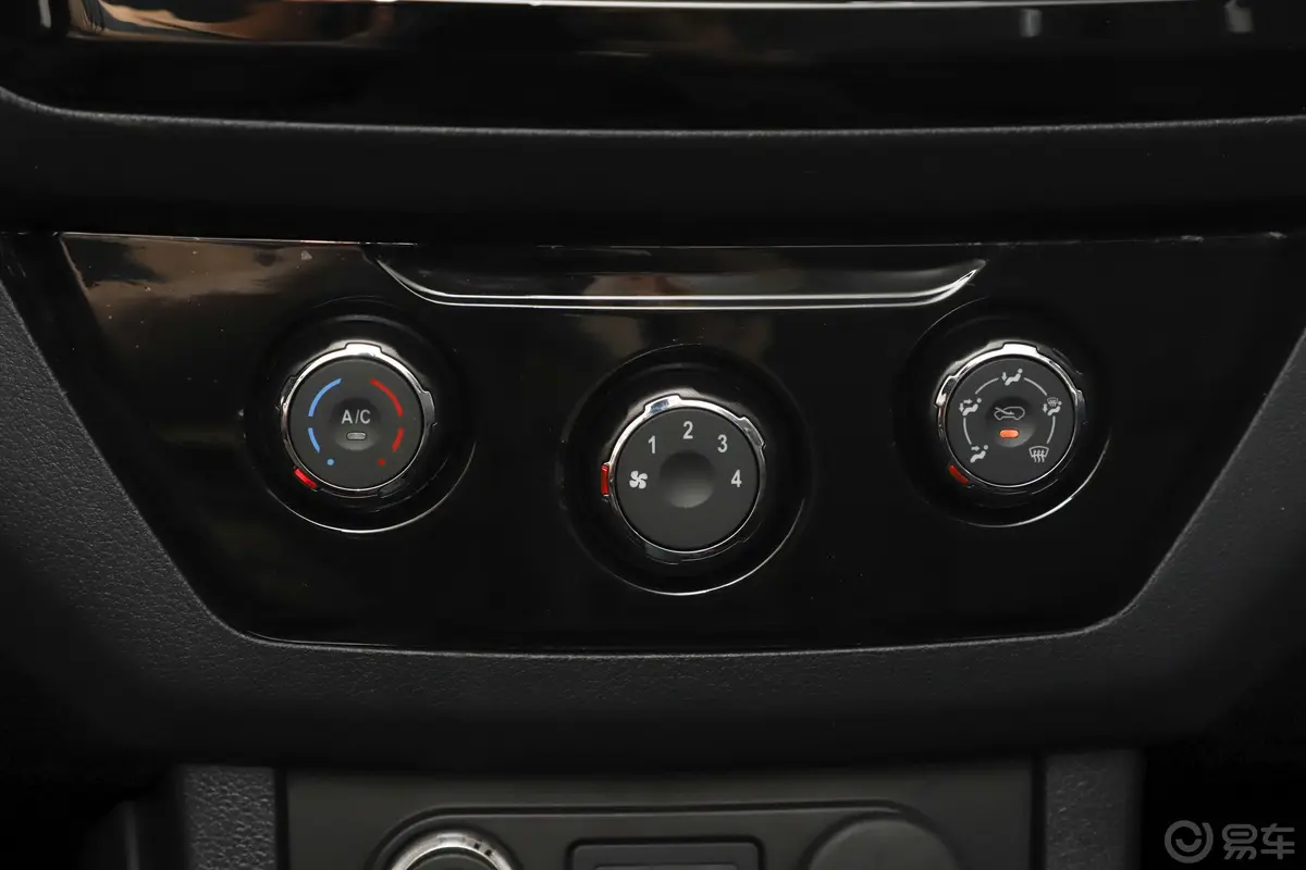 瑞迈2.8T 手动 四驱 加长豪华版 柴油空调