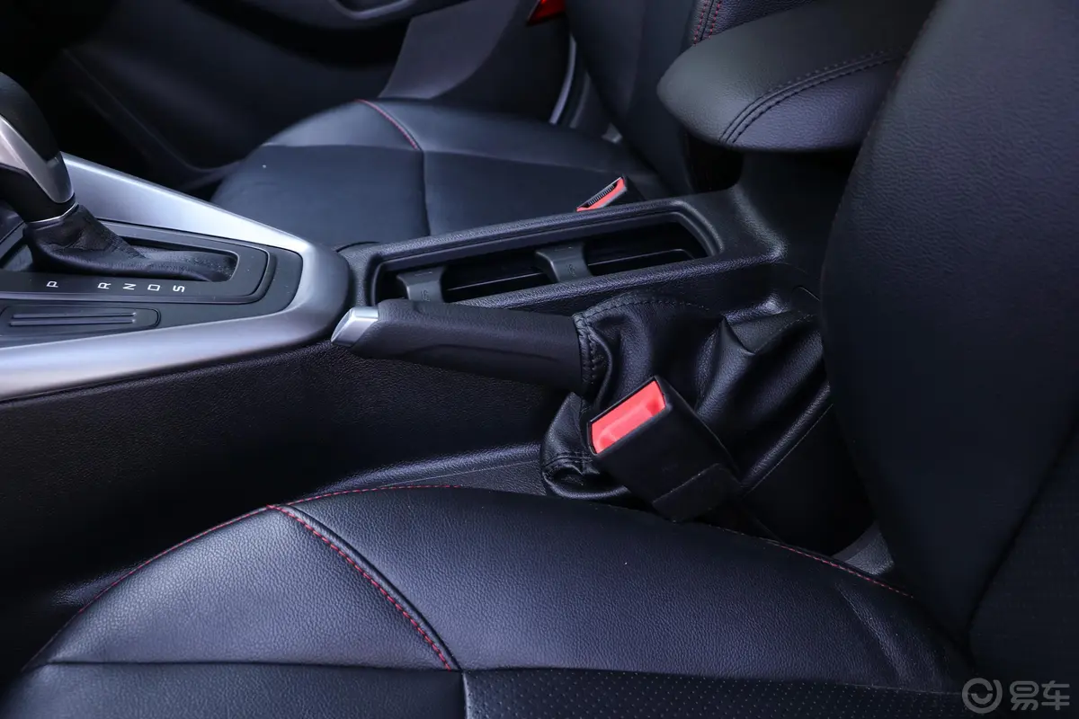 福克斯两厢经典 1.6L 双离合 舒适型智行版驻车制动