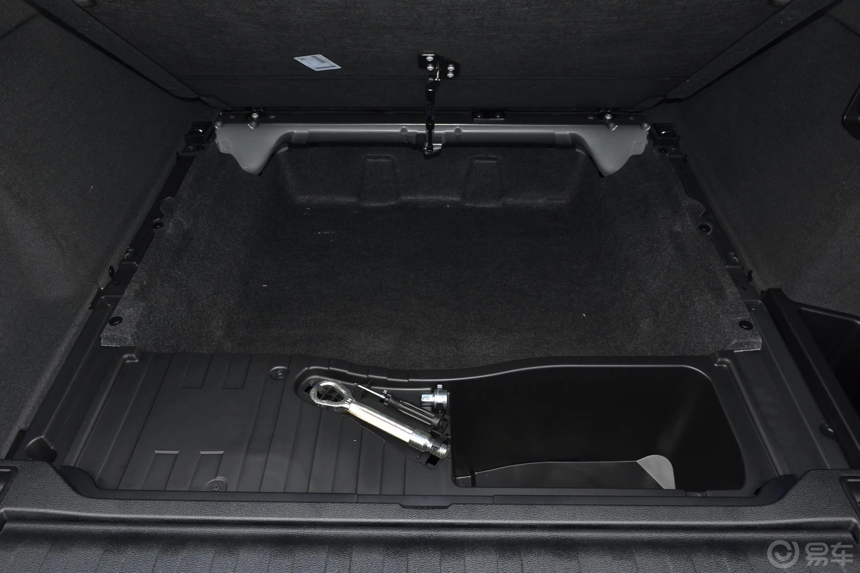 宝马X5(进口)xDrive35i M运动豪华版随车工具