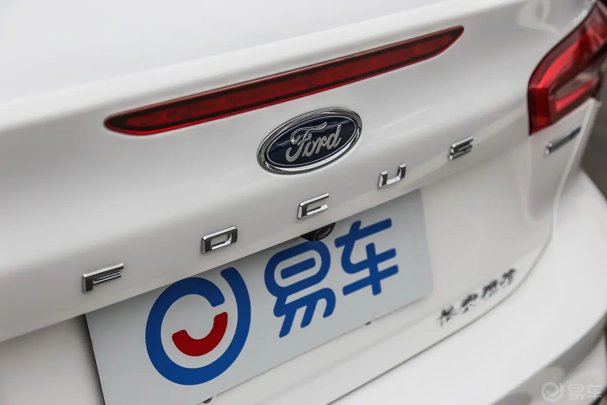 福克斯三厢 EcoBoost180 手自一体 锋潮版 国V外观