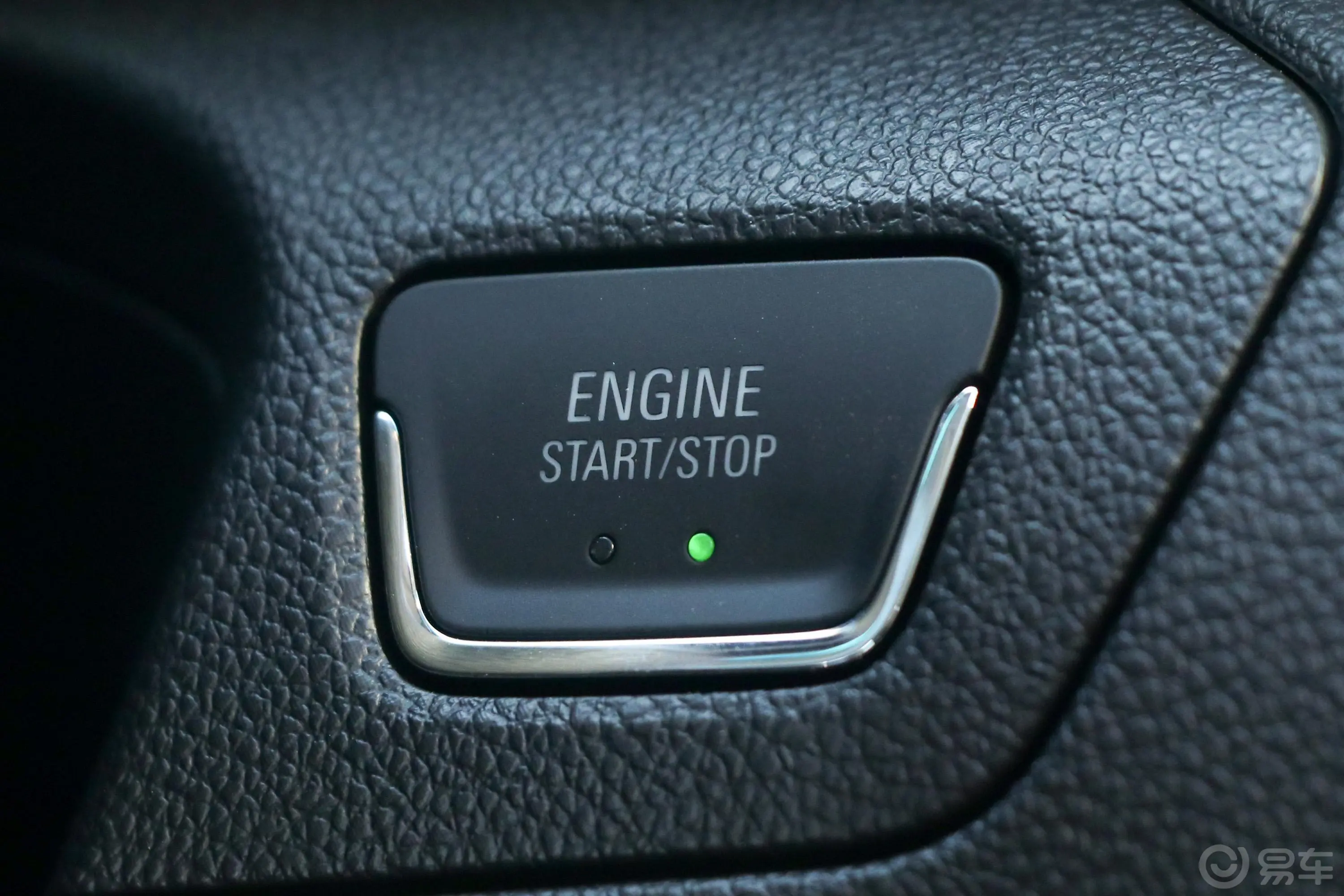 沃兰多Redline 530T 手自一体 纵享版 7座 国V钥匙孔或一键启动按键
