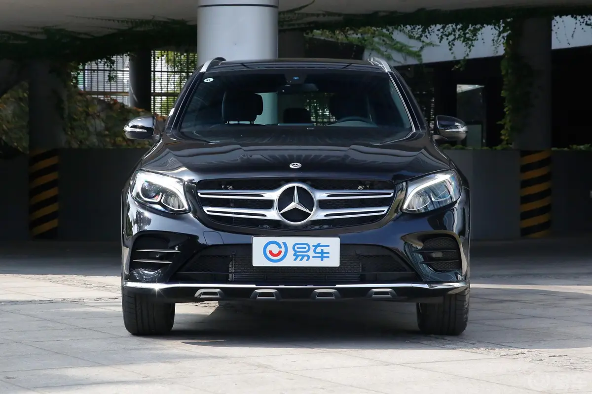 奔驰GLCGLC 260 L 4MATIC 动感版外观