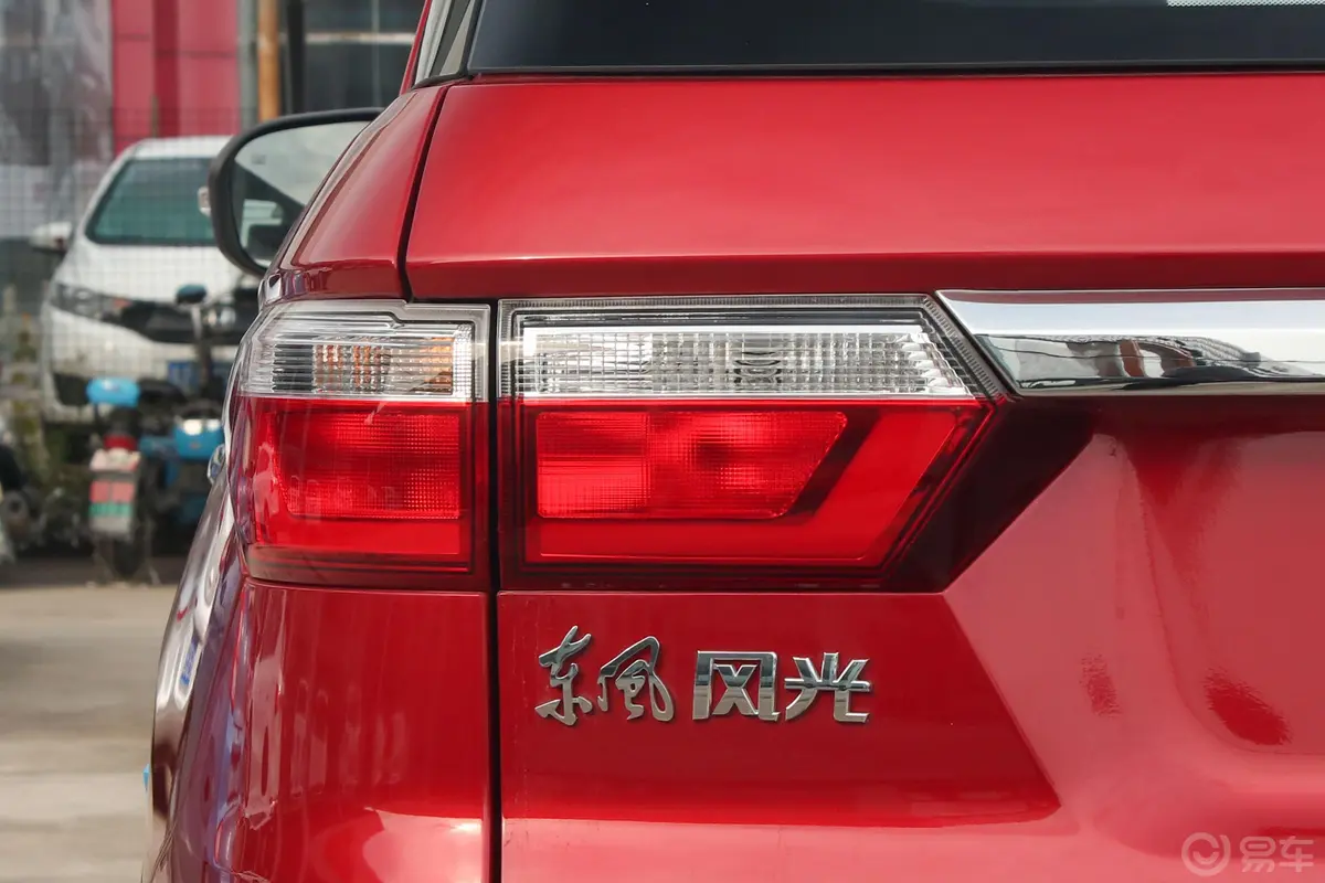 风光S5601.8L CVT 都市版外观