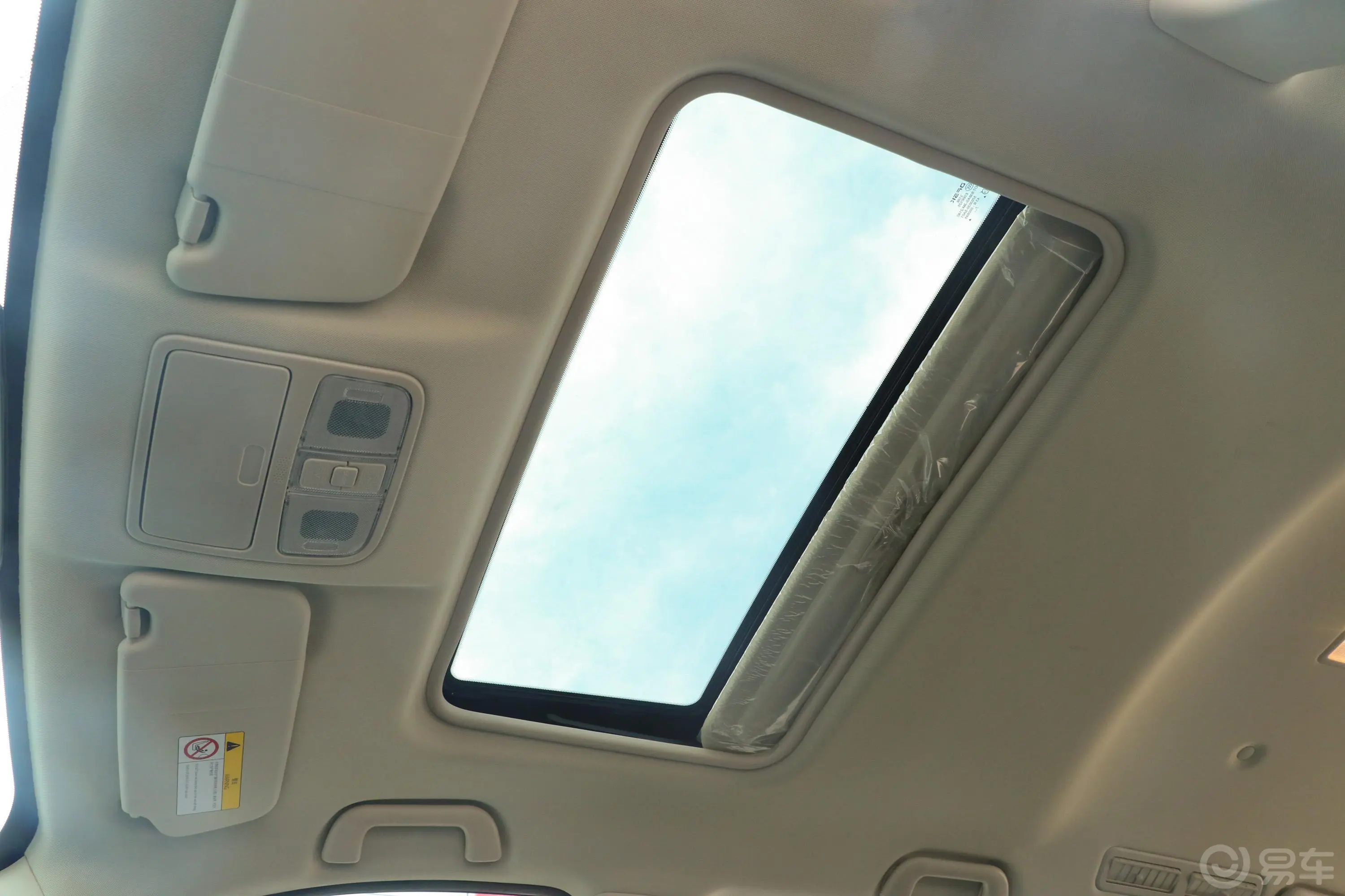 风光5801.8L 手动 舒适版天窗内拍关闭