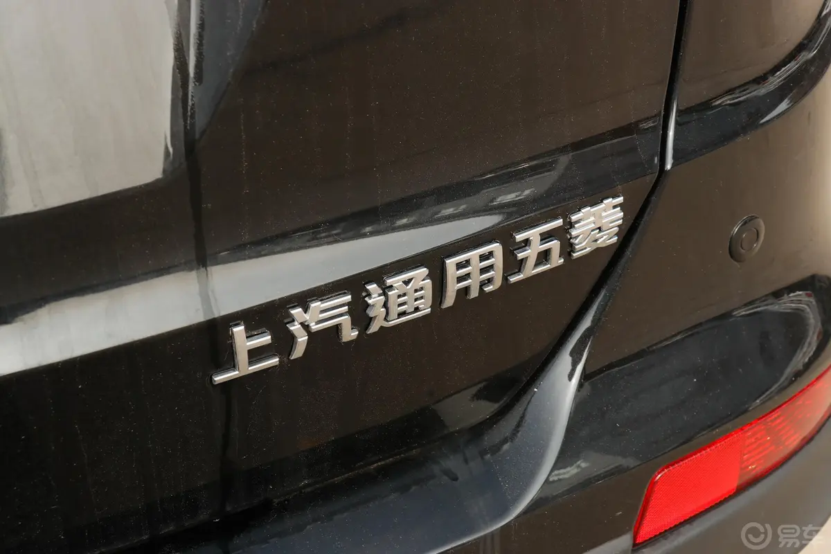 宝骏7301.8L AMT 豪华版 7座外观