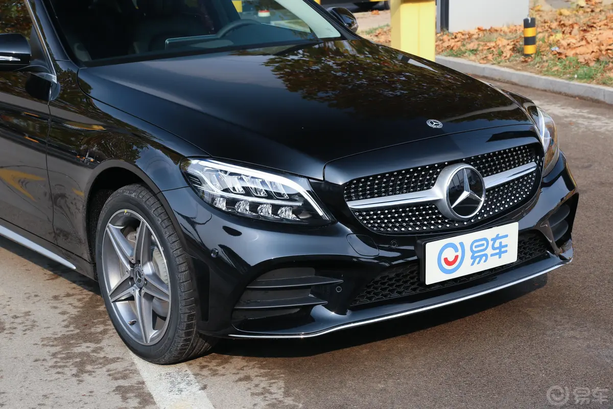 奔驰C级C 260 L 4MATIC 运动轿车外观