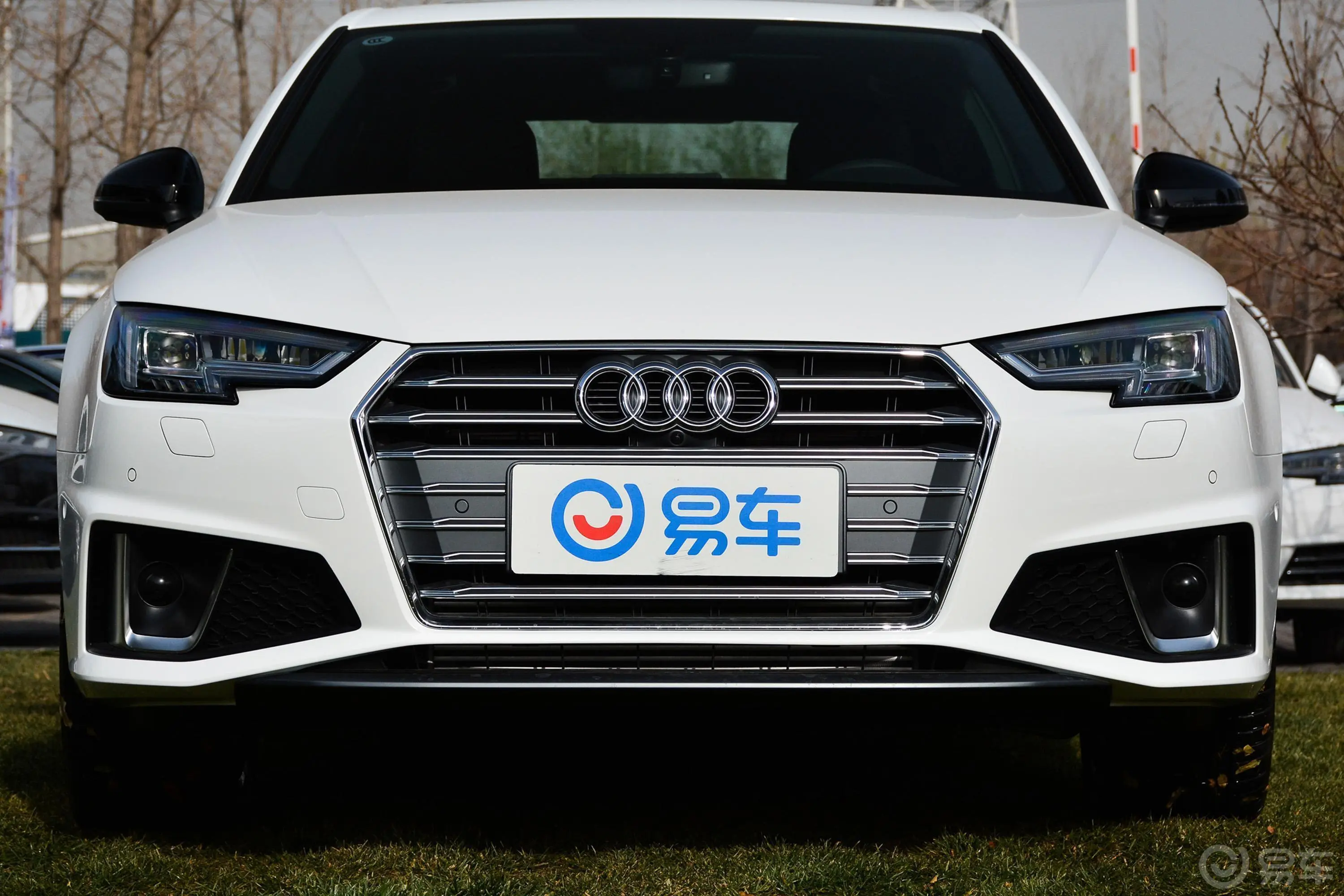 奥迪A4L45 TFSI quattro运动版 国V外观