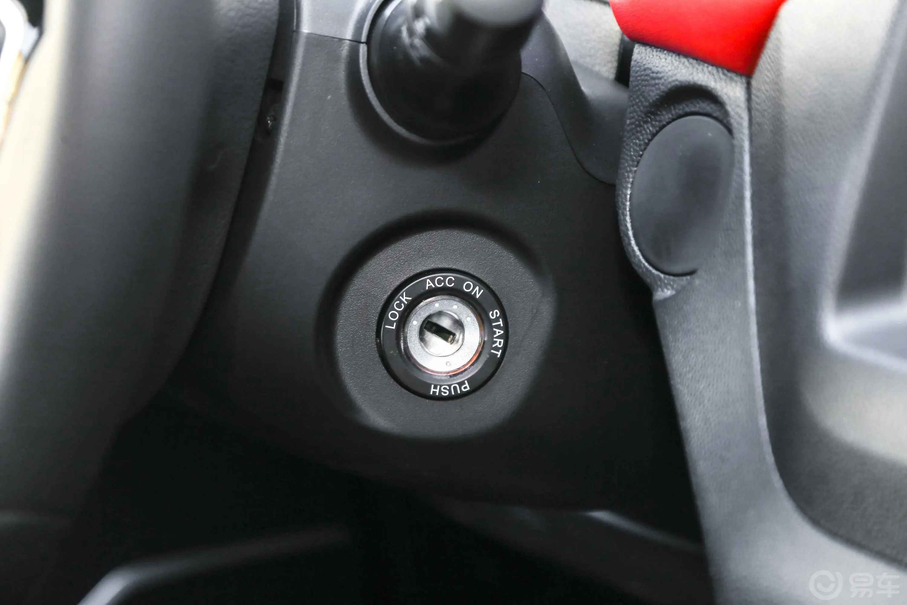 瑞风S21.5L CVT 豪华版钥匙孔或一键启动按键