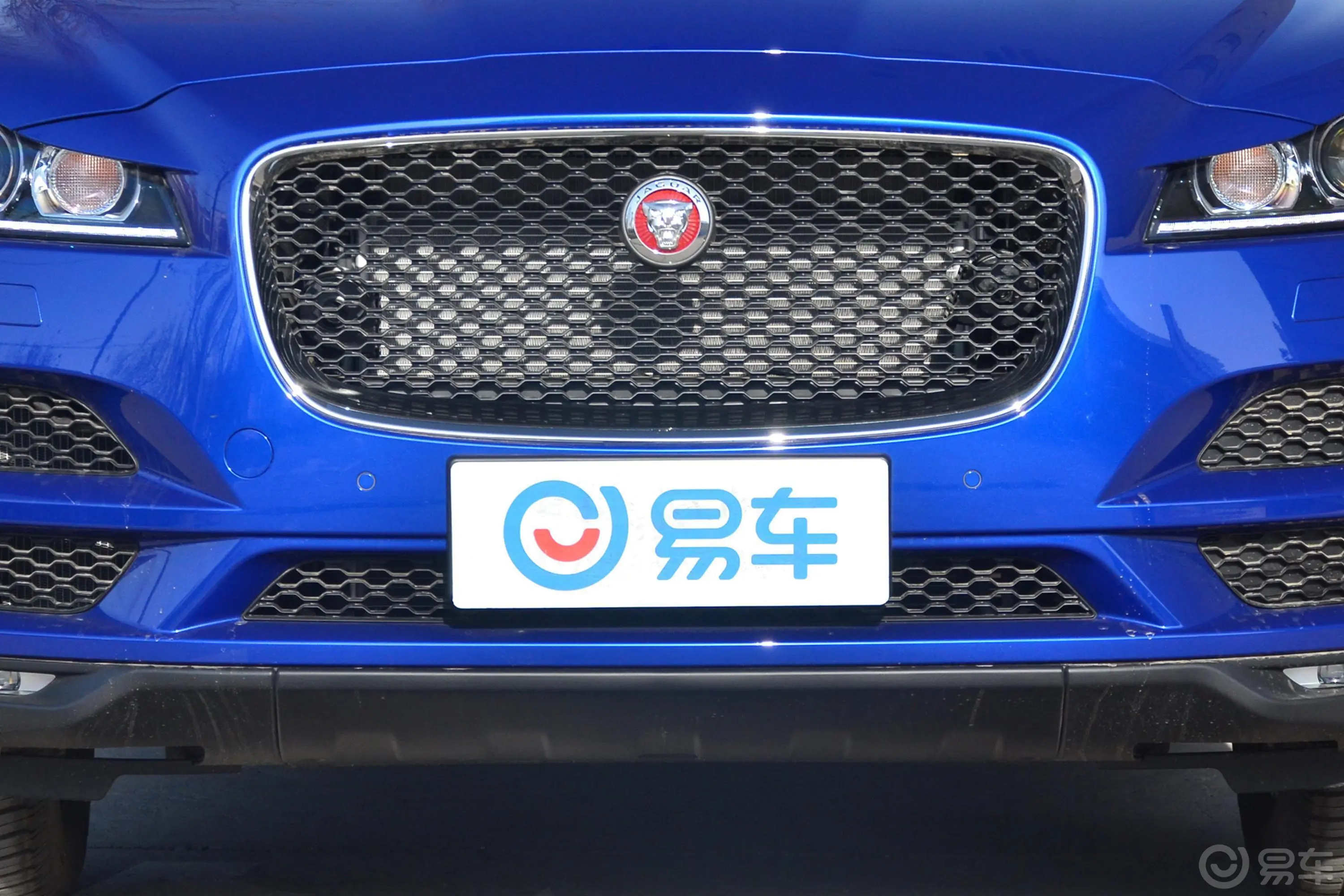 捷豹F-PACE2.0T 四驱 都市尊享版外观