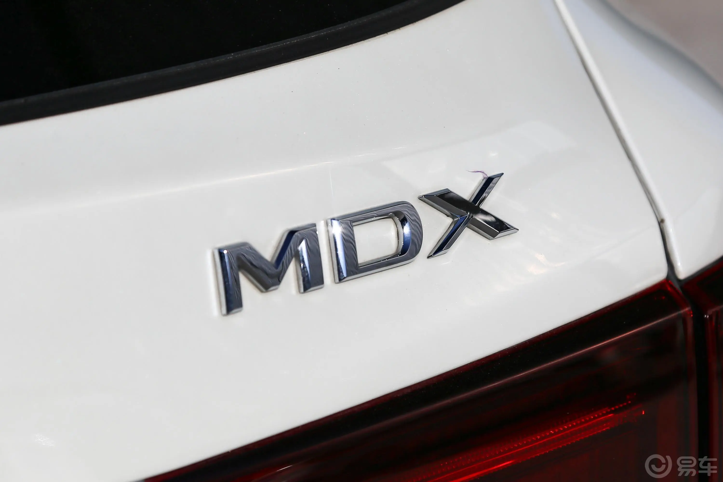 讴歌MDX3.0L 双离合 享驭版外观