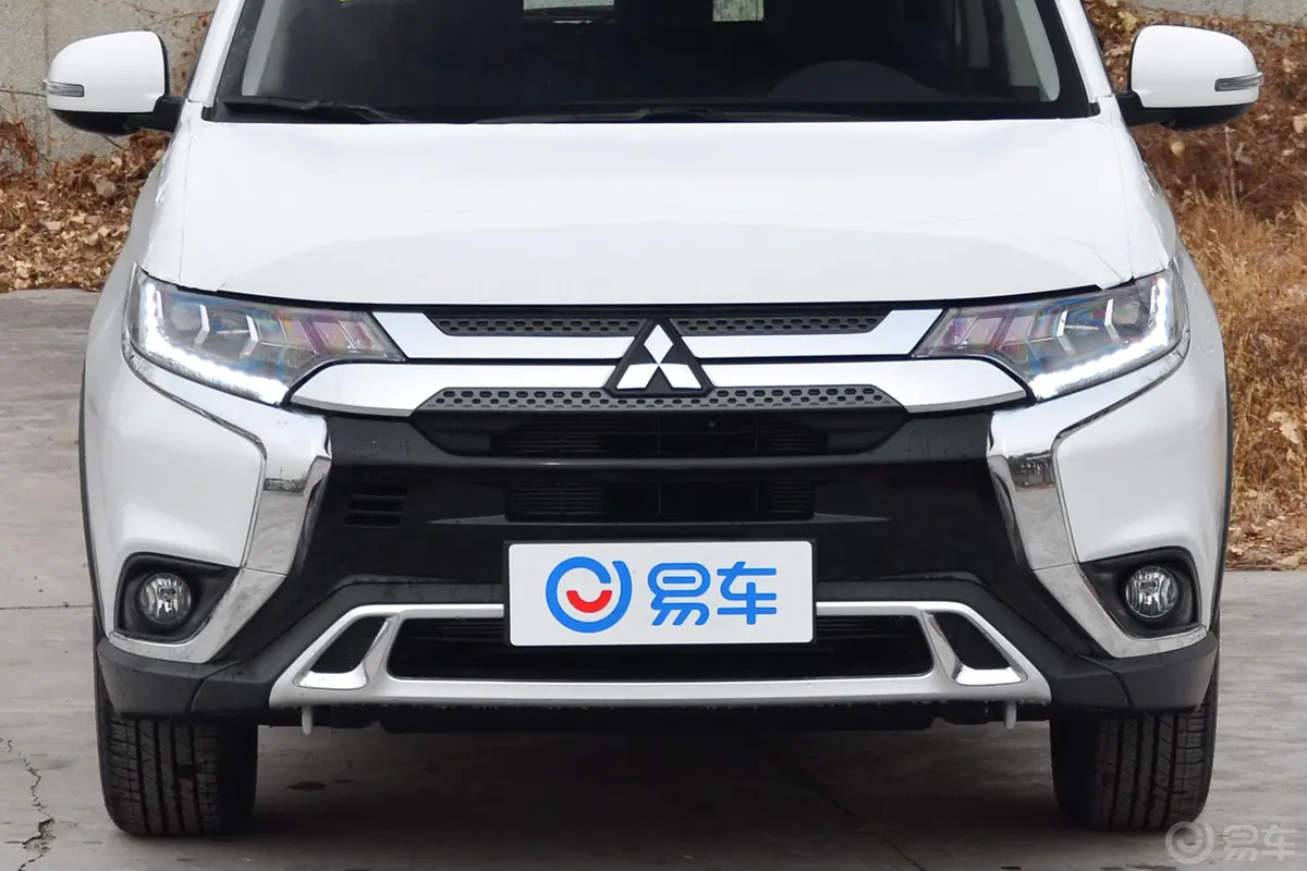 欧蓝德2.4L CVT 四驱 致享版 5座 国V外观