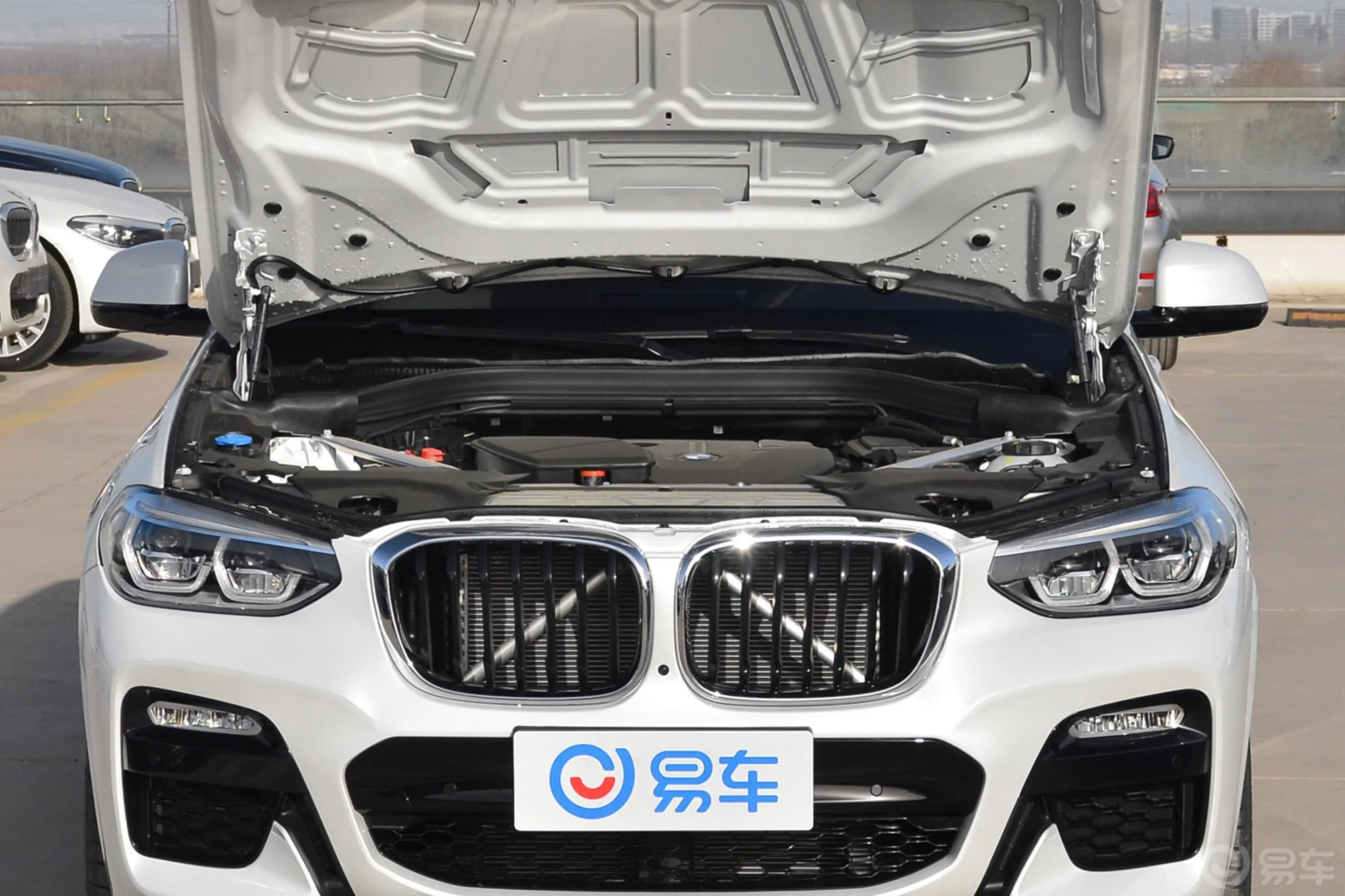 宝马X3xDrive 25i M运动套装发动机舱整体