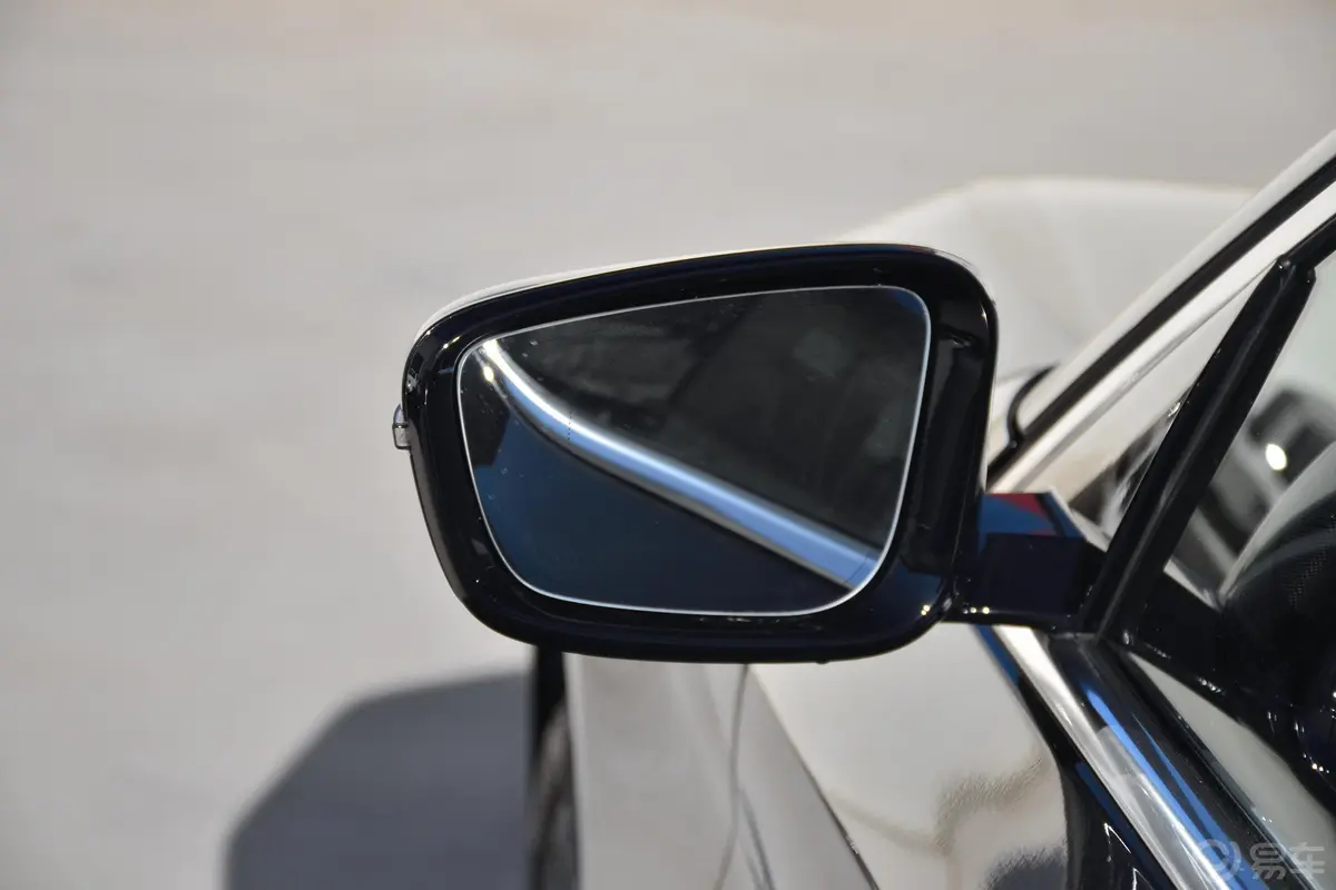 宝马5系530Li 尊享版 豪华套装后视镜镜面