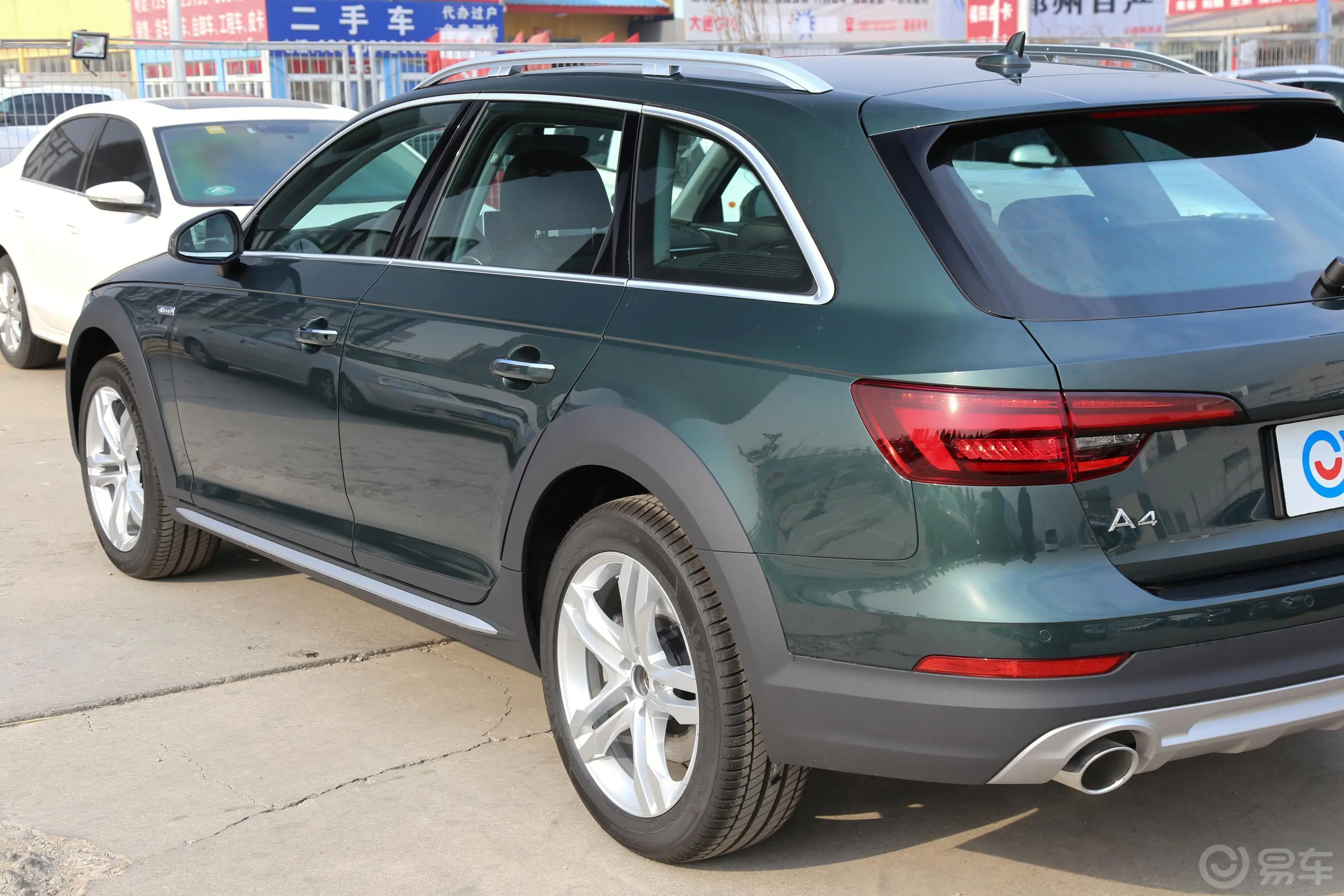 奥迪A4(进口)45TFSI allroad quattro 时尚版外观