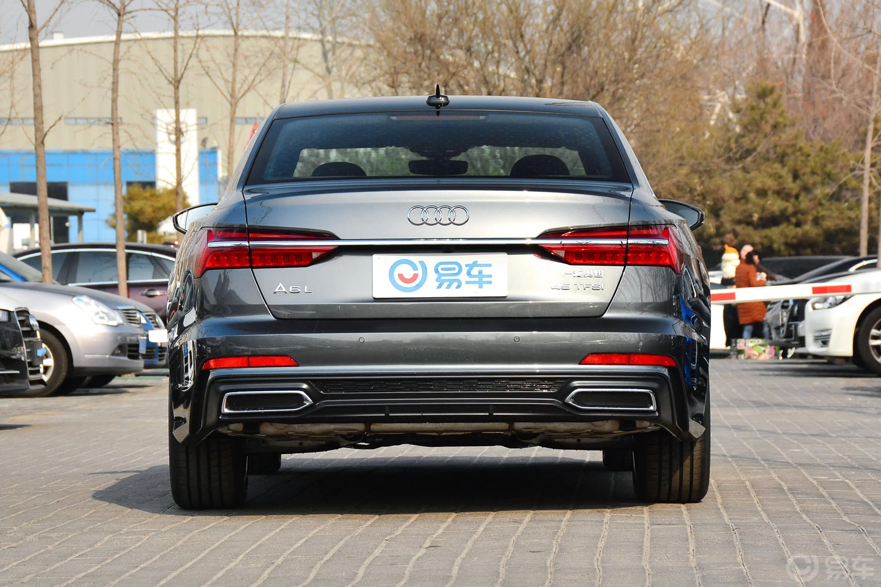 奥迪A6L45 TFSI 臻选动感版外观