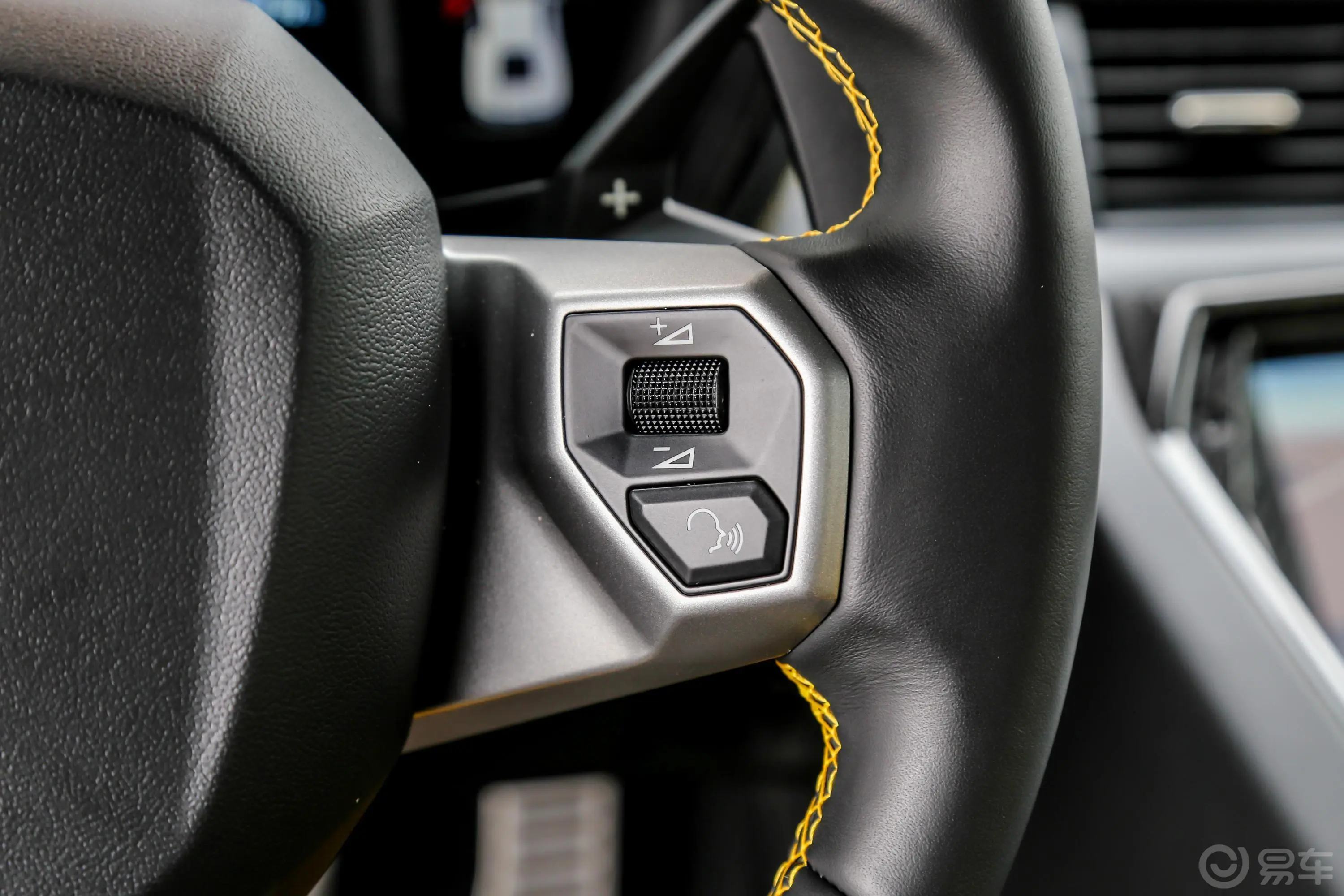 AventadorAventador S Coupe右侧方向盘功能按键
