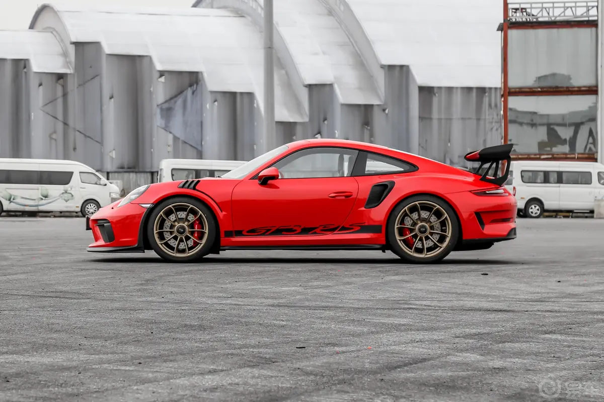 保时捷911GT3 RS 4.0L正侧车头向左水平